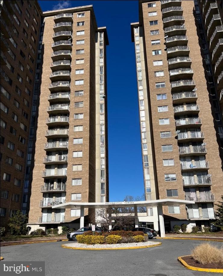 PRESIDENTIAL TOWERS - Residential