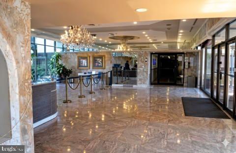 PRESIDENTIAL TOWERS - Residential