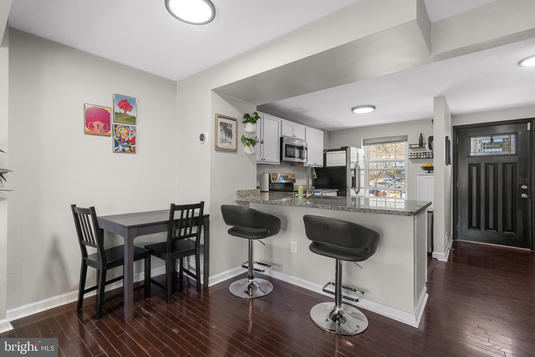 D EVEREUX WEST - Residential