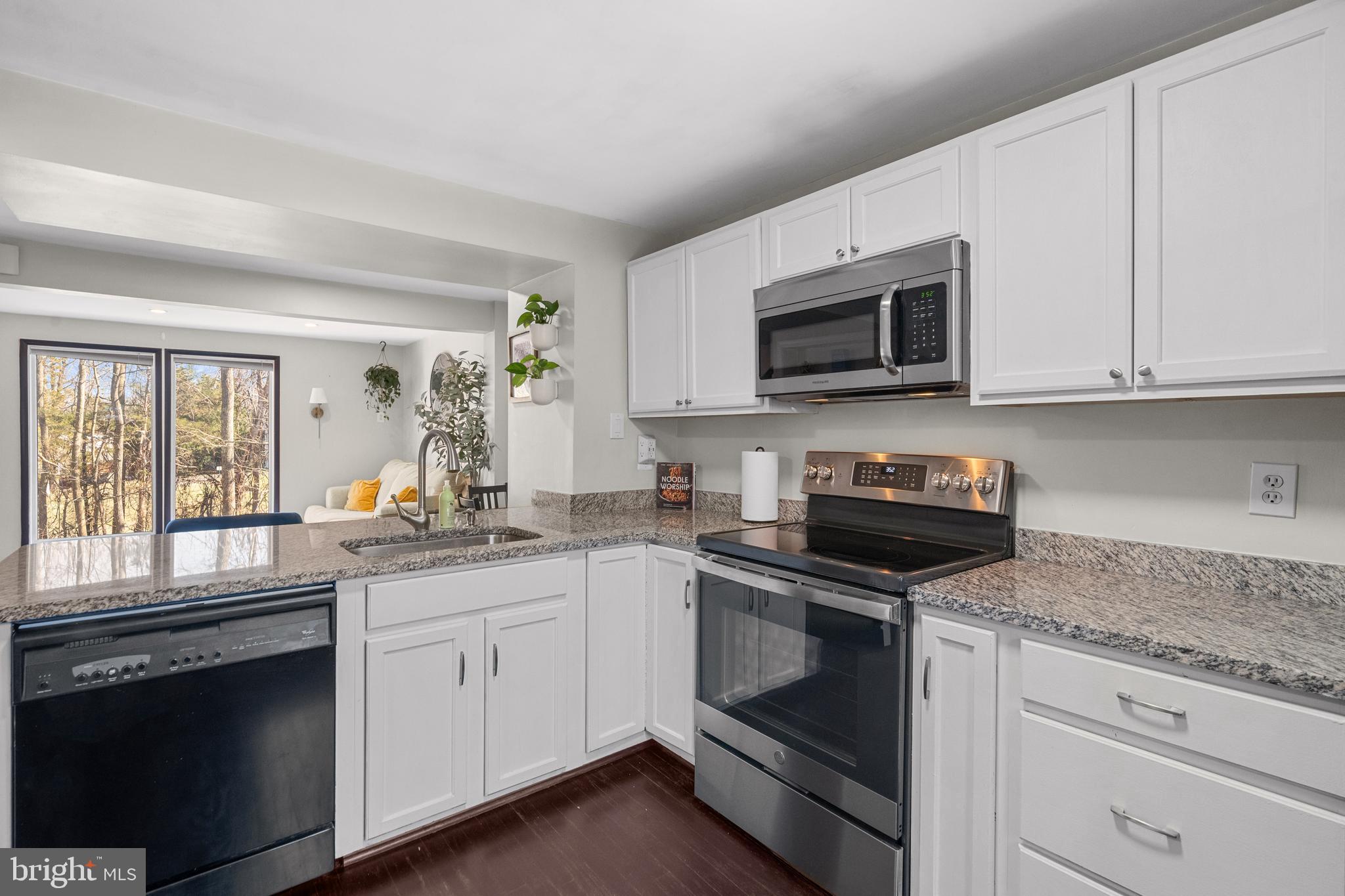 D EVEREUX WEST - Residential