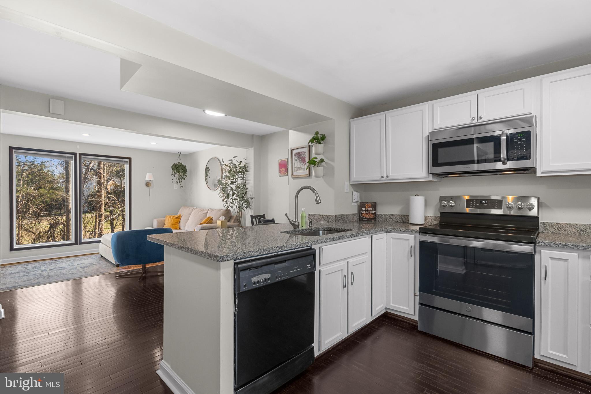 D EVEREUX WEST - Residential