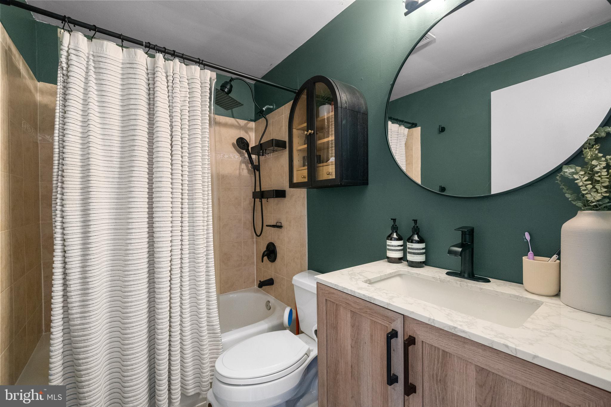 D EVEREUX WEST - Residential