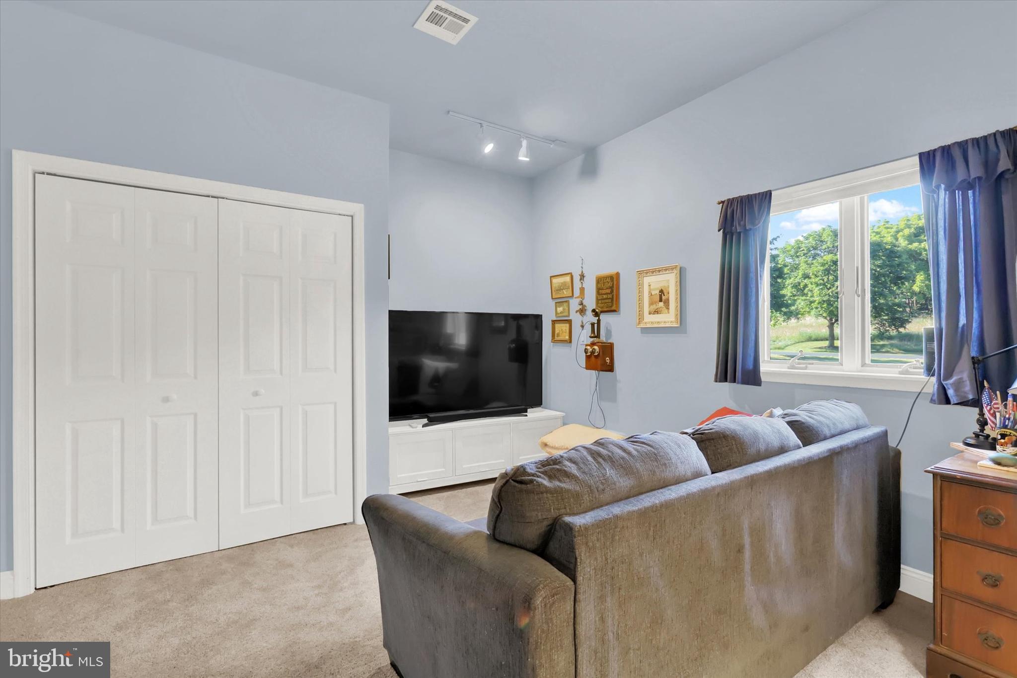 PENN NATIONAL GOLF COURSE COMMUNITY - Residential