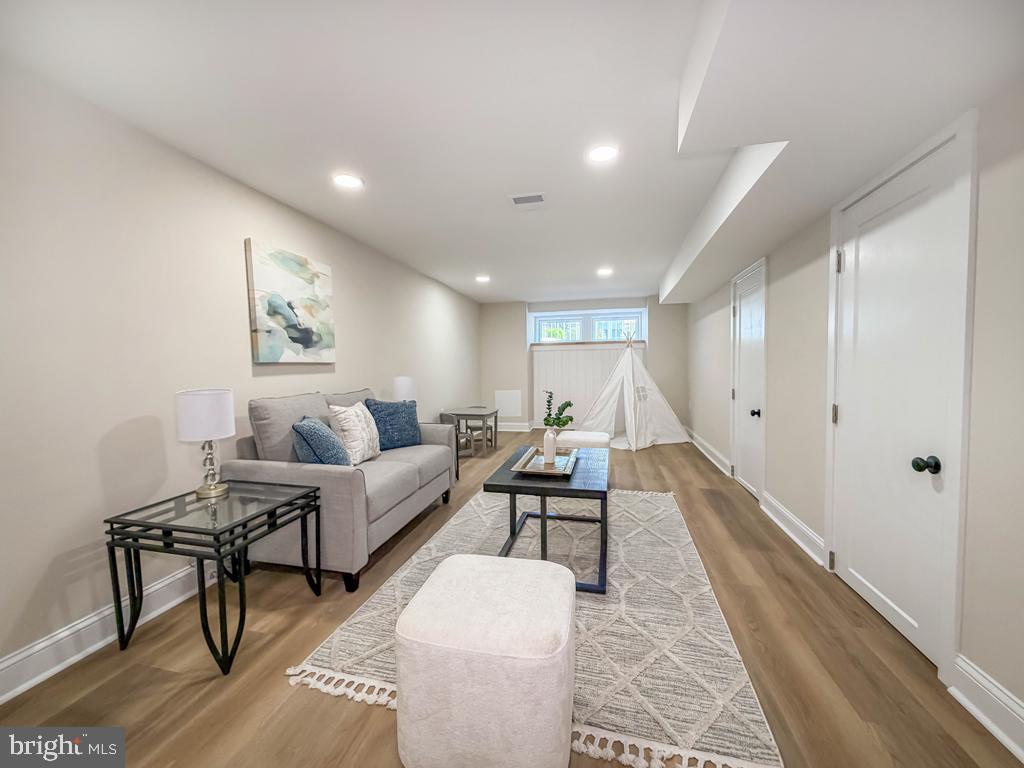COBBS CREEK - Residential