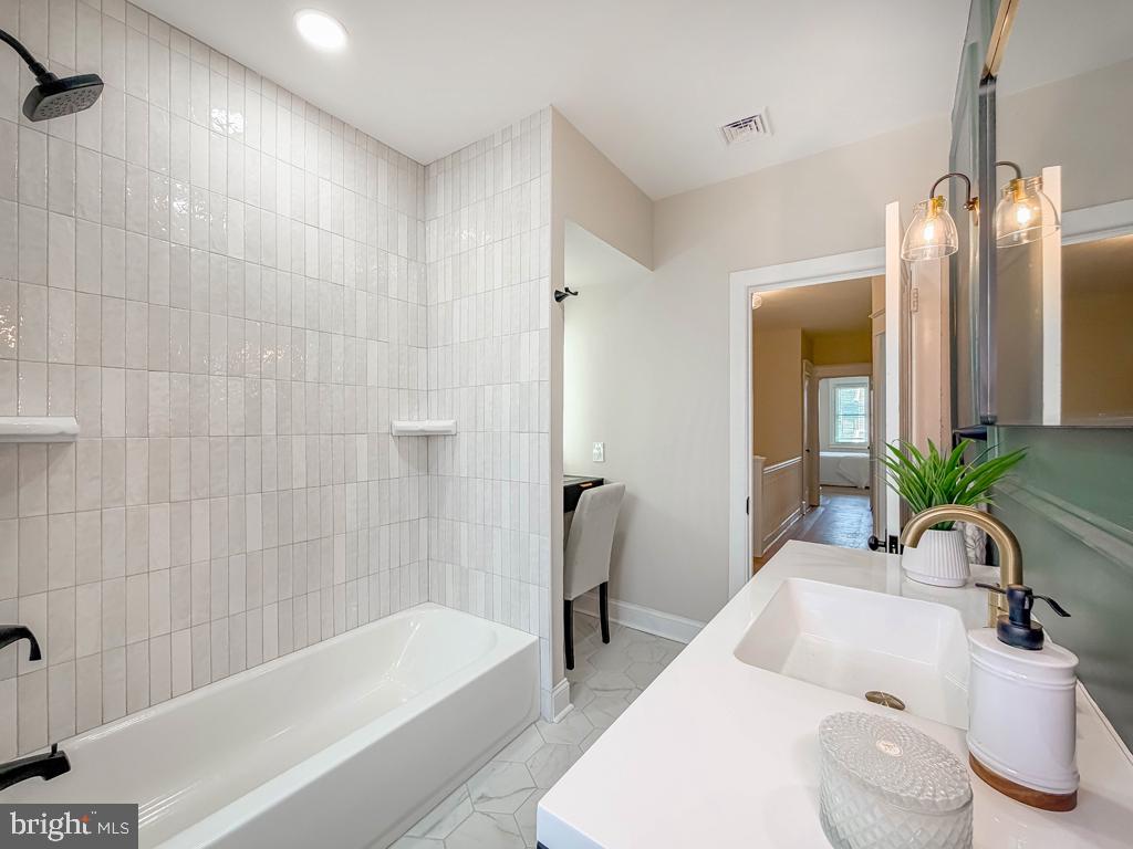 COBBS CREEK - Residential