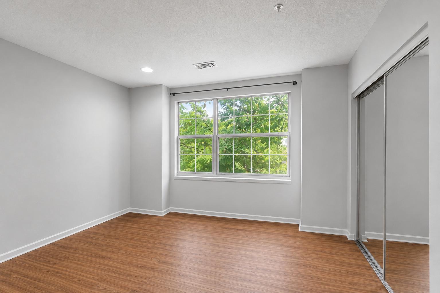 SOUTHGLEN AT UNIVERSITY CENTER - Residential