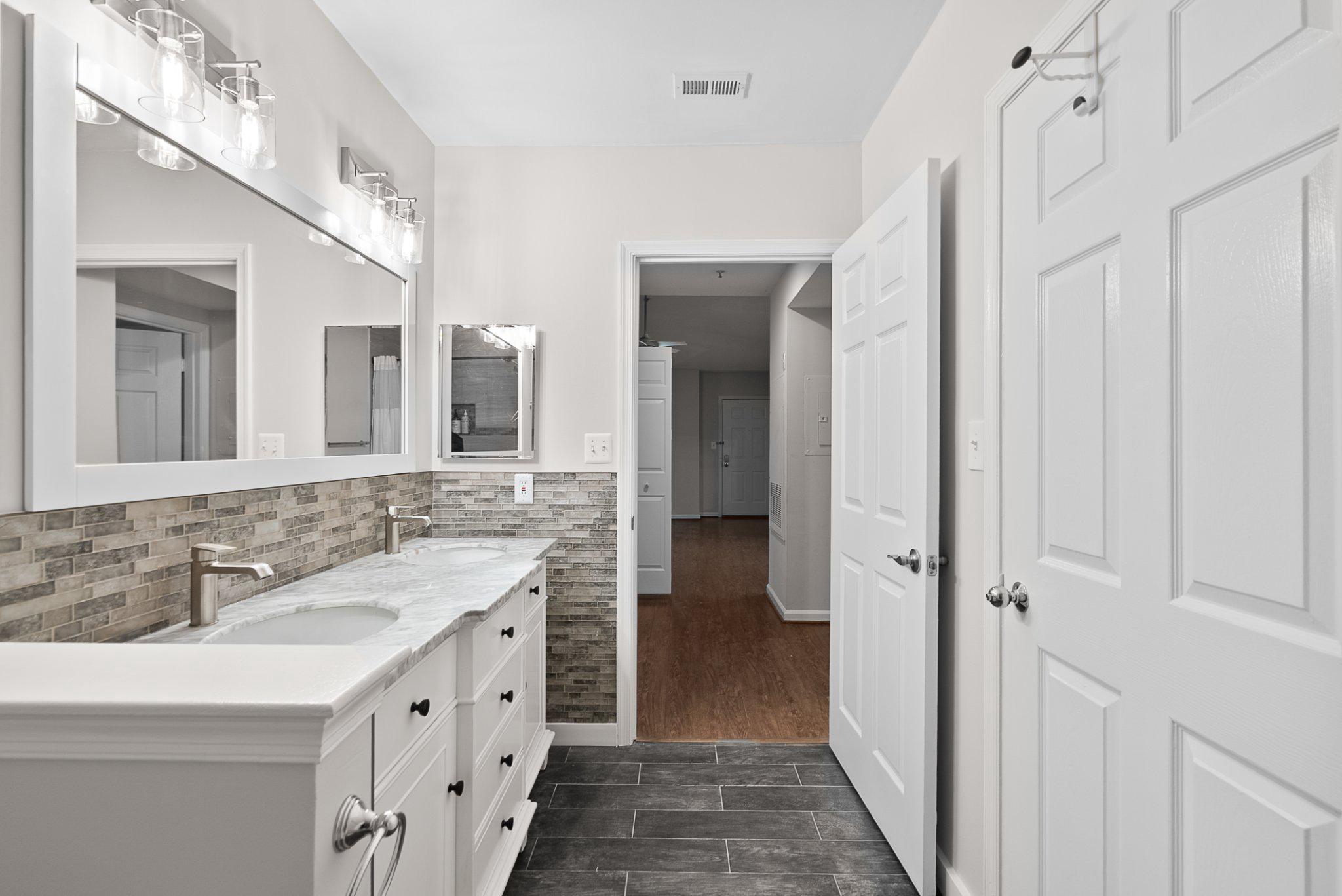 SOUTHGLEN AT UNIVERSITY CENTER - Residential