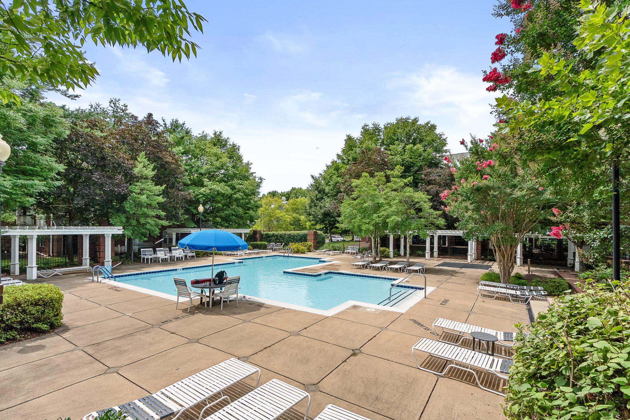 SOUTHGLEN AT UNIVERSITY CENTER - Residential