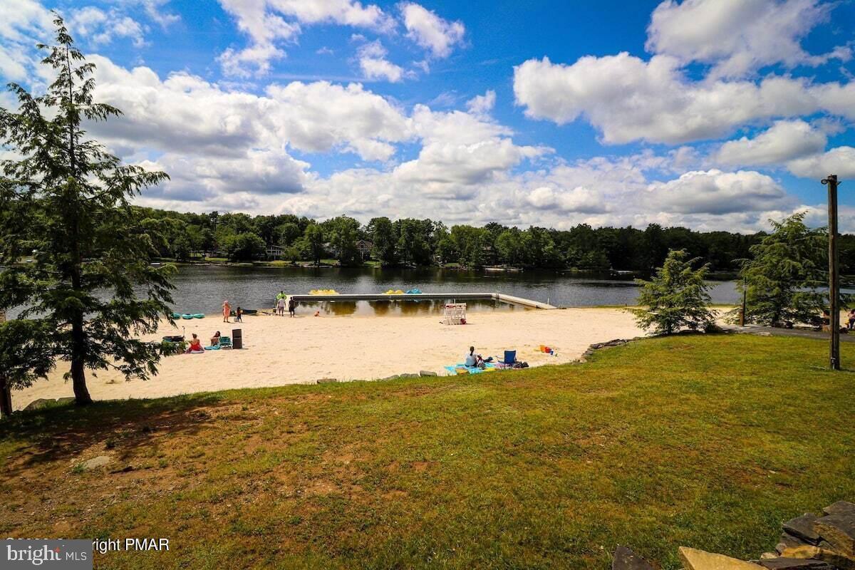 POCONO COUNTRY PLACE - Residential
