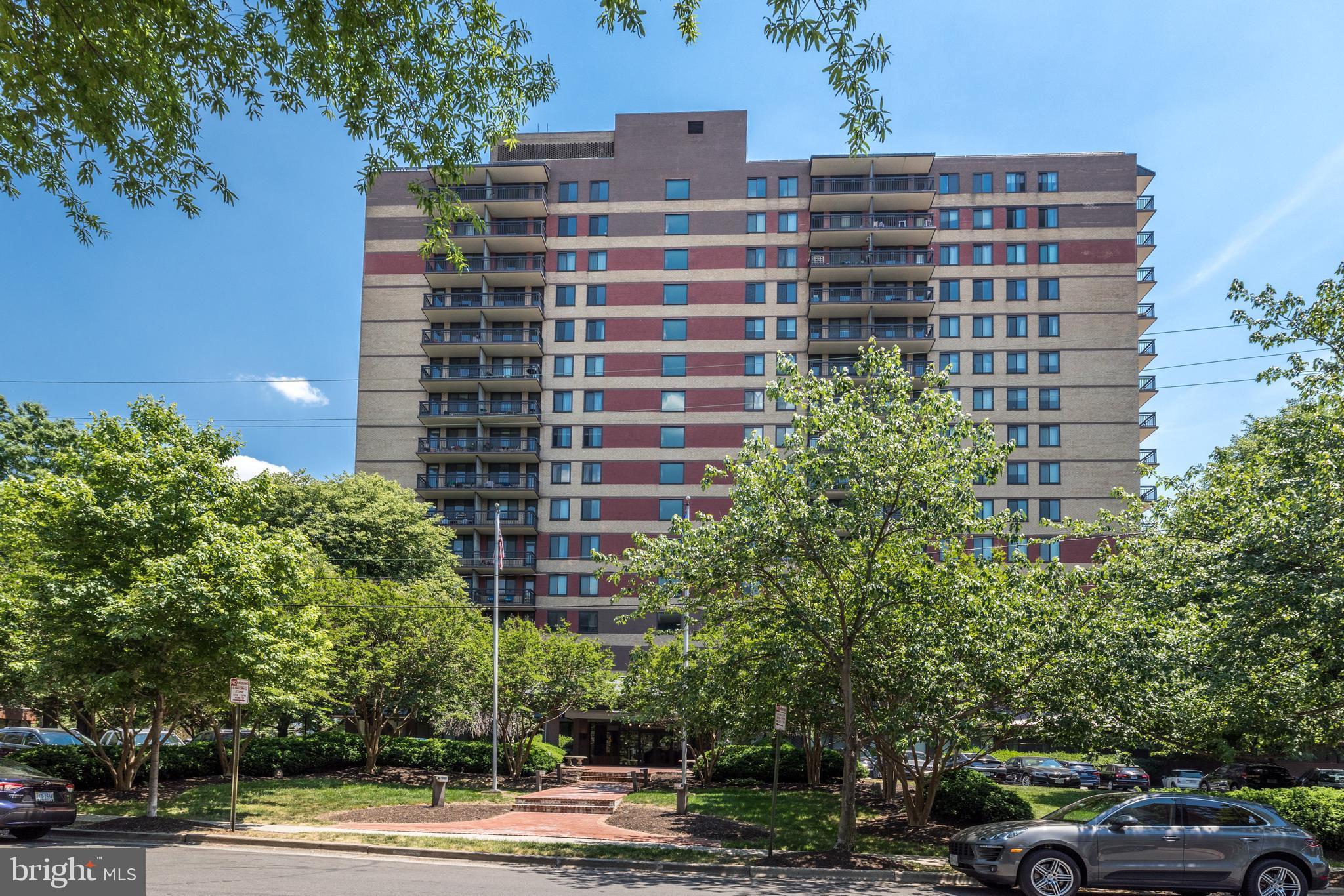 OPEN HOUSE on Thursday  4 -7 p.m.. on March 20;  Saturday  1:30-3:30  p.m. March 22 ; and  Sunday 2-5 p.m..  March 23.

  Welcome to this beautifully move-in-ready condo, where you can experience the charm of Old Town Alexandria! This property features a bright, open living and dining area that leads to a private balcony. The newly renovated kitchen is equipped with quartz countertops, a gas range, and stainless steel appliances.
The condominium fee covers all utilities, including gas, electricity, water, and trash removal. Port Royal is a secure building that provides front desk concierge services. Residents can enjoy the rooftop deck, which provides stunning panoramic views of Washington, D.C., the Potomac River, and Old Town, complete with lounge chairs, tables, and facilities for outdoor barbecuing. Additionally, there are newly established laundry centers on each floor.

This residence is conveniently located just one block from the Potomac River and less than a mile from King Street and the vibrant Old Town neighborhood. The area is known for its charming shops, restaurants, and waterfront parks, all just a short stroll away, making it easy to immerse yourself in the rich history and culture of Alexandria.

The property is close to a bus stop, bike path, Harris Teeter, Trader Joe’s, ABC store, and many other shops—all just minutes from your front door. It also offers easy access to George Washington Parkway trails and is close to Washington, D.C., the Pentagon, Ronald Reagan Washington National Airport, and the Braddock Road Metro station, as well as Amazon's headquarters.