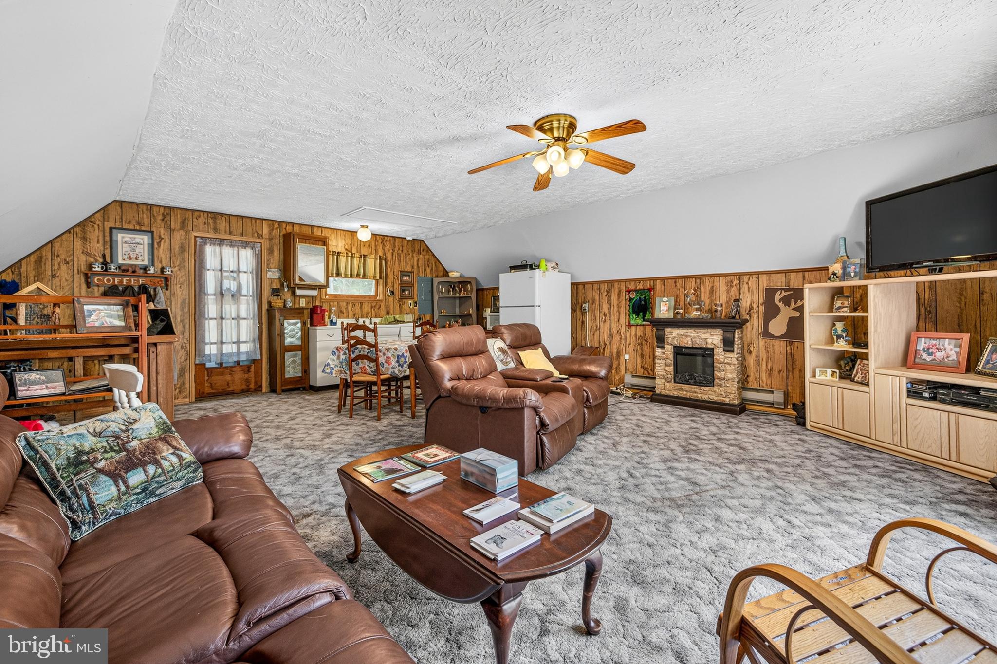 WHITE PINES DIVISON - Residential