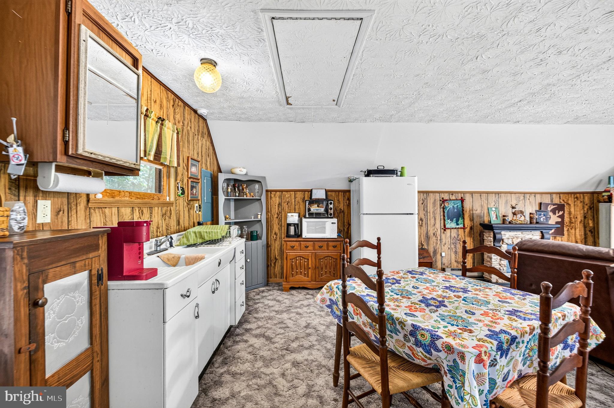 WHITE PINES DIVISON - Residential