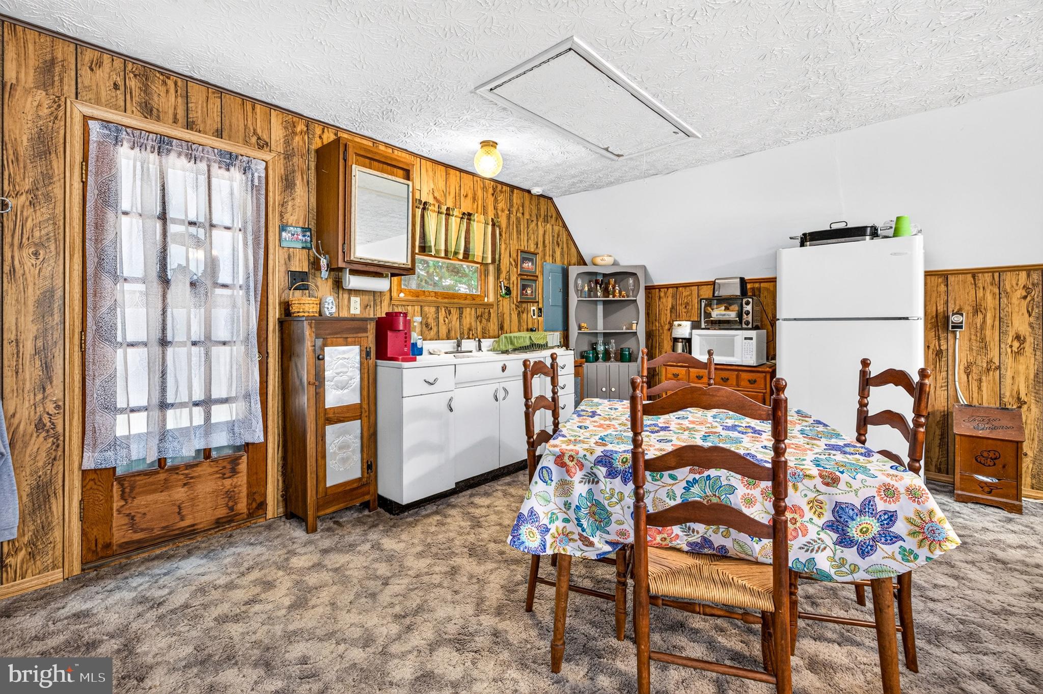 WHITE PINES DIVISON - Residential