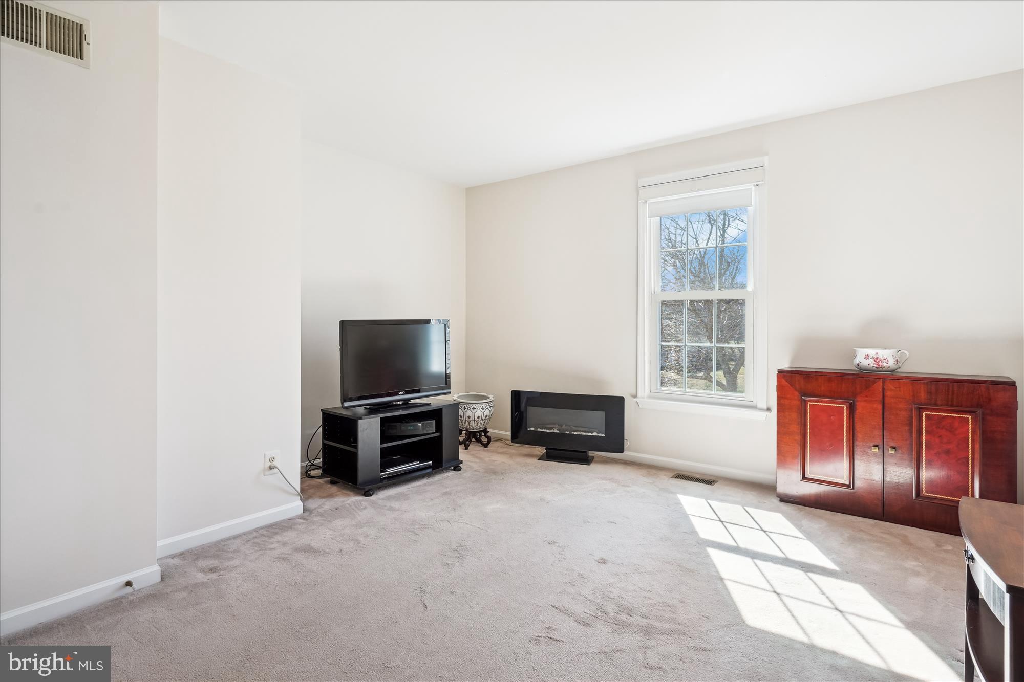 HAMPTON CHASE - Residential