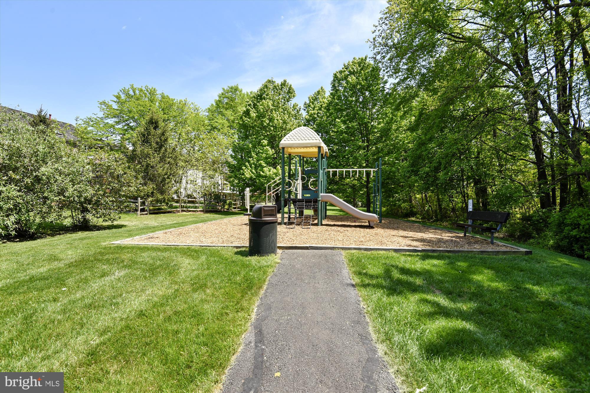 HAMPTON CHASE - Residential
