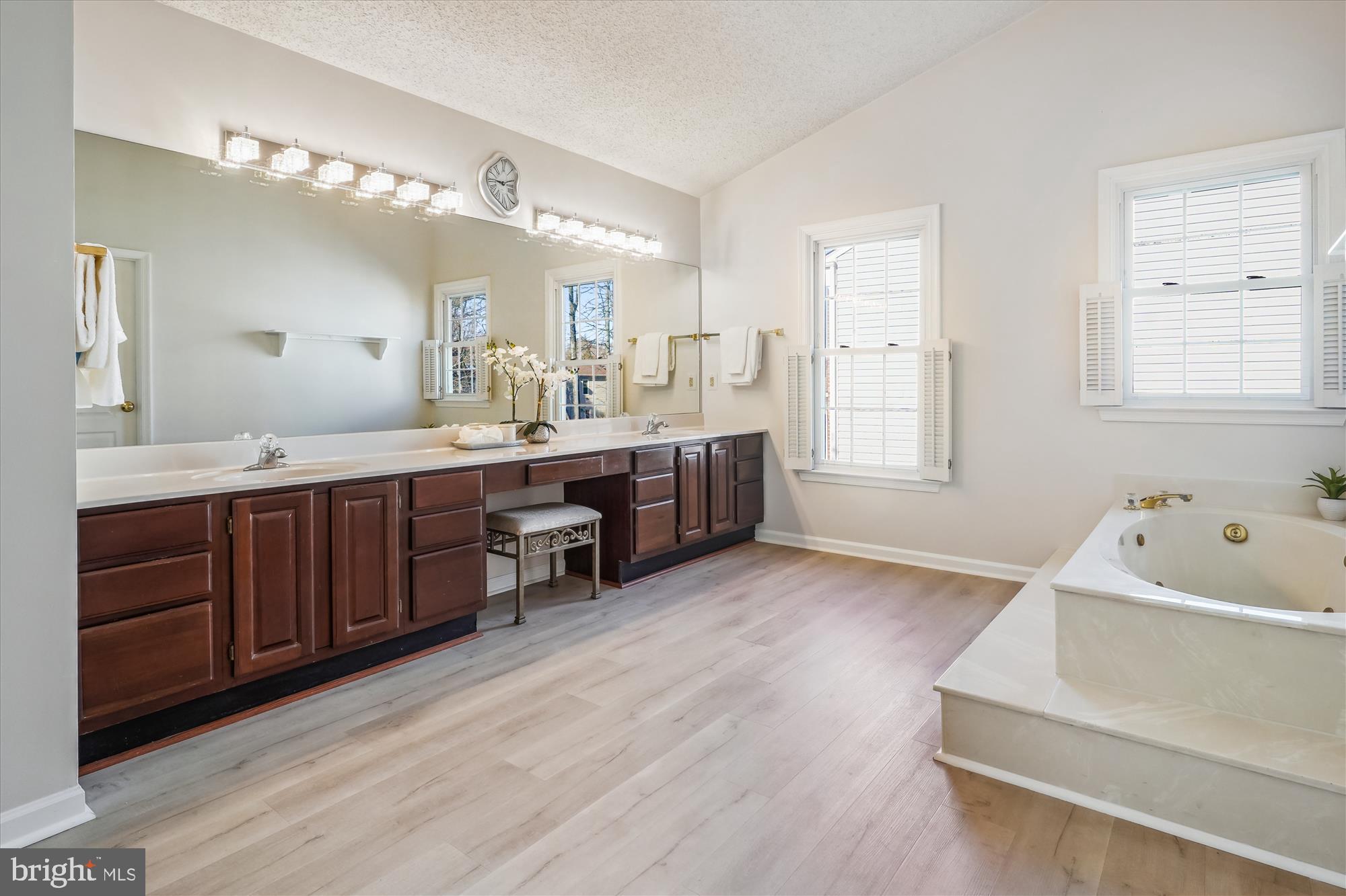 HAMPTON CHASE - Residential