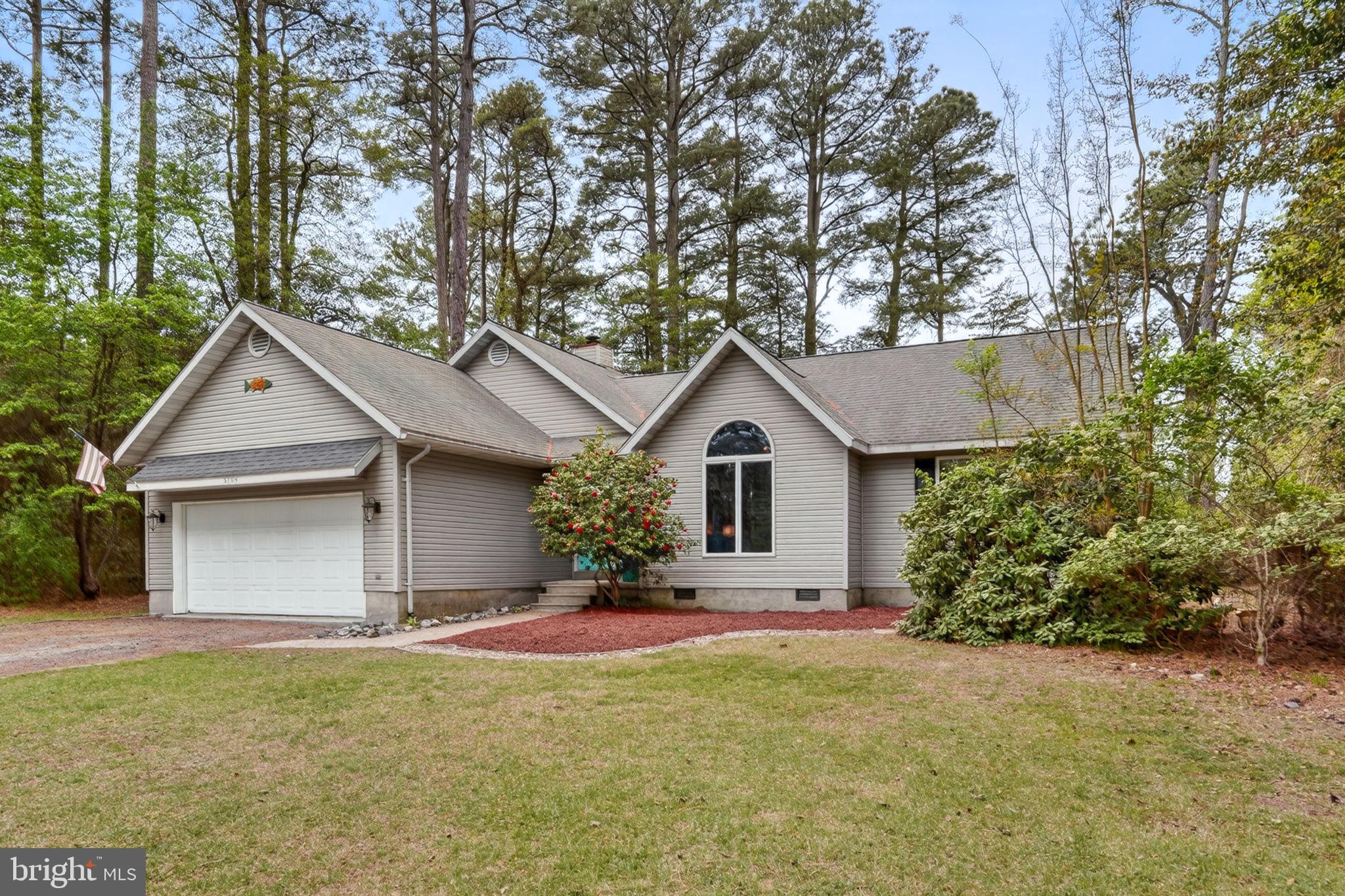 CAPTAIN'S COVE - Residential