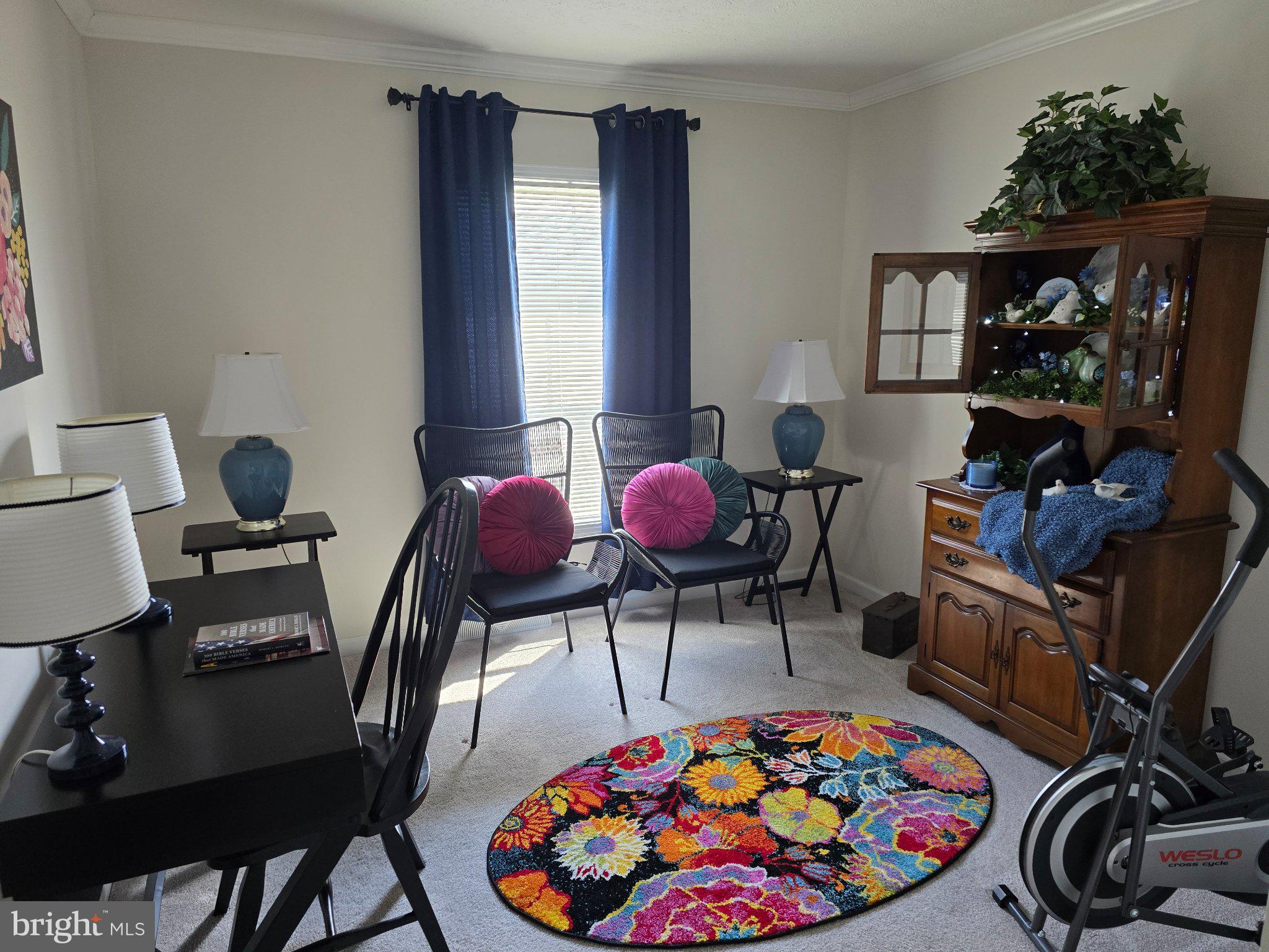 PINE MANOR - Residential