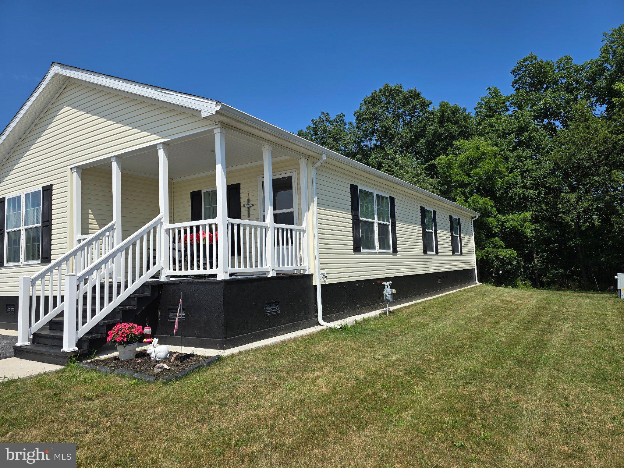 PINE MANOR - Residential