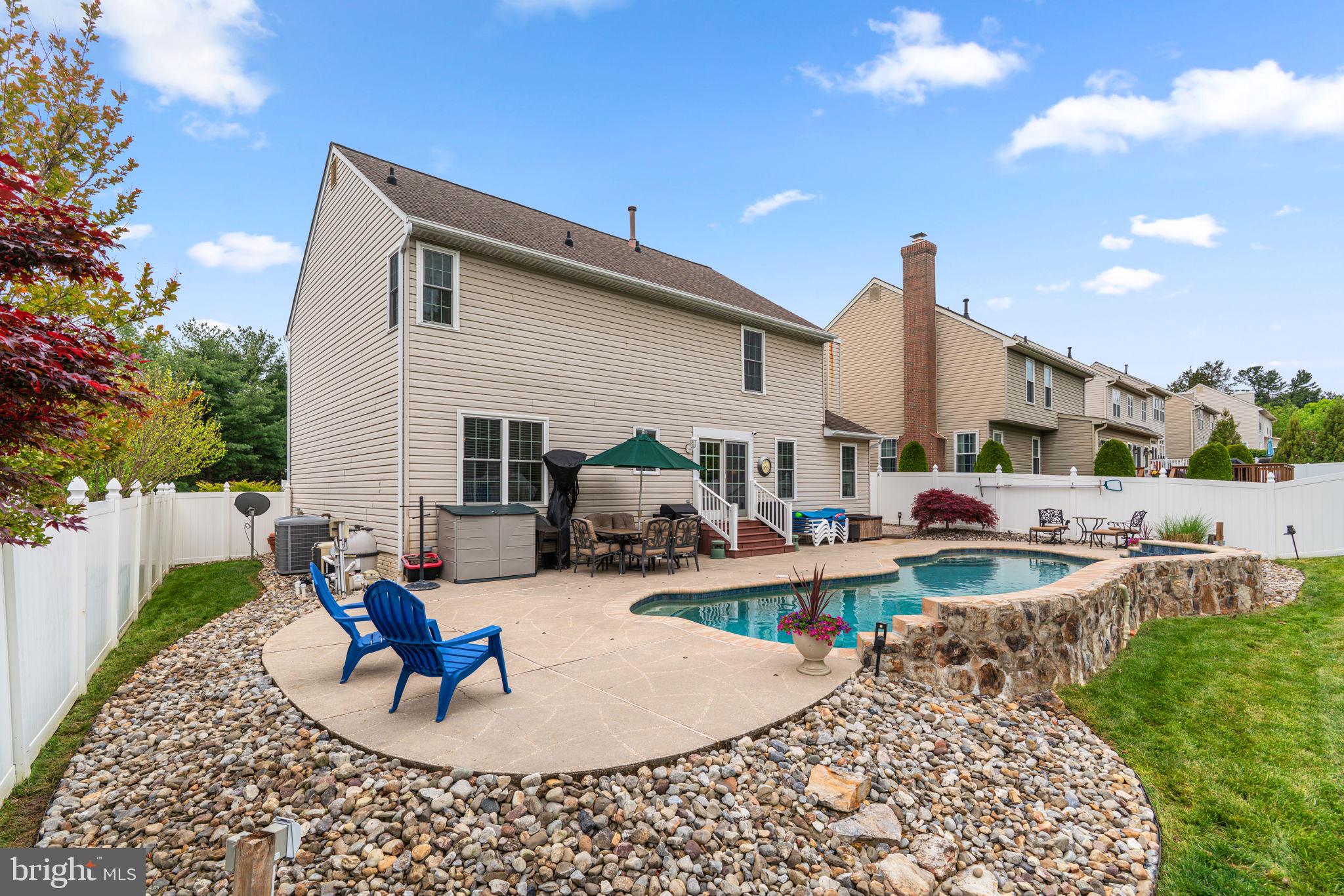 LYNDWOOD - Residential