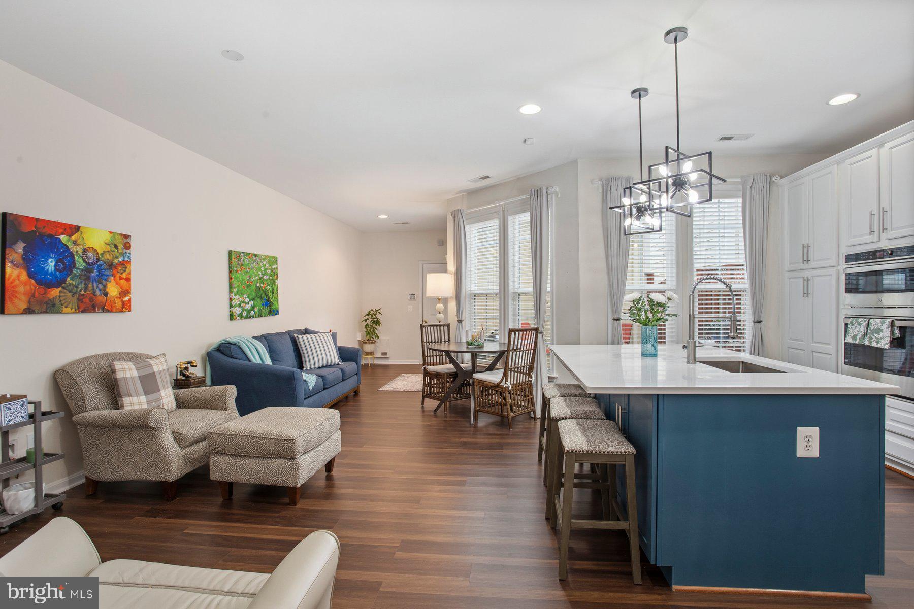 LANSDOWNE TOWN CENTER - Residential