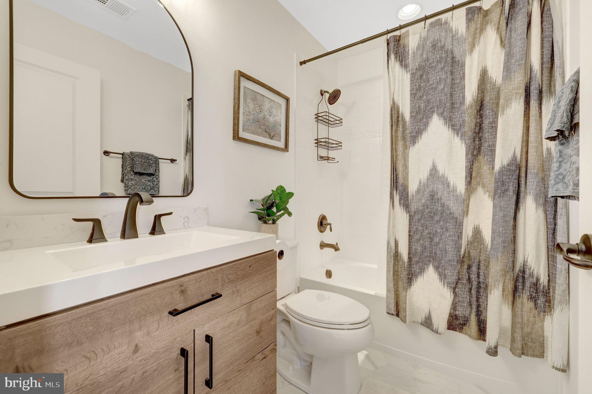 DAWSON'S CORNER - Residential