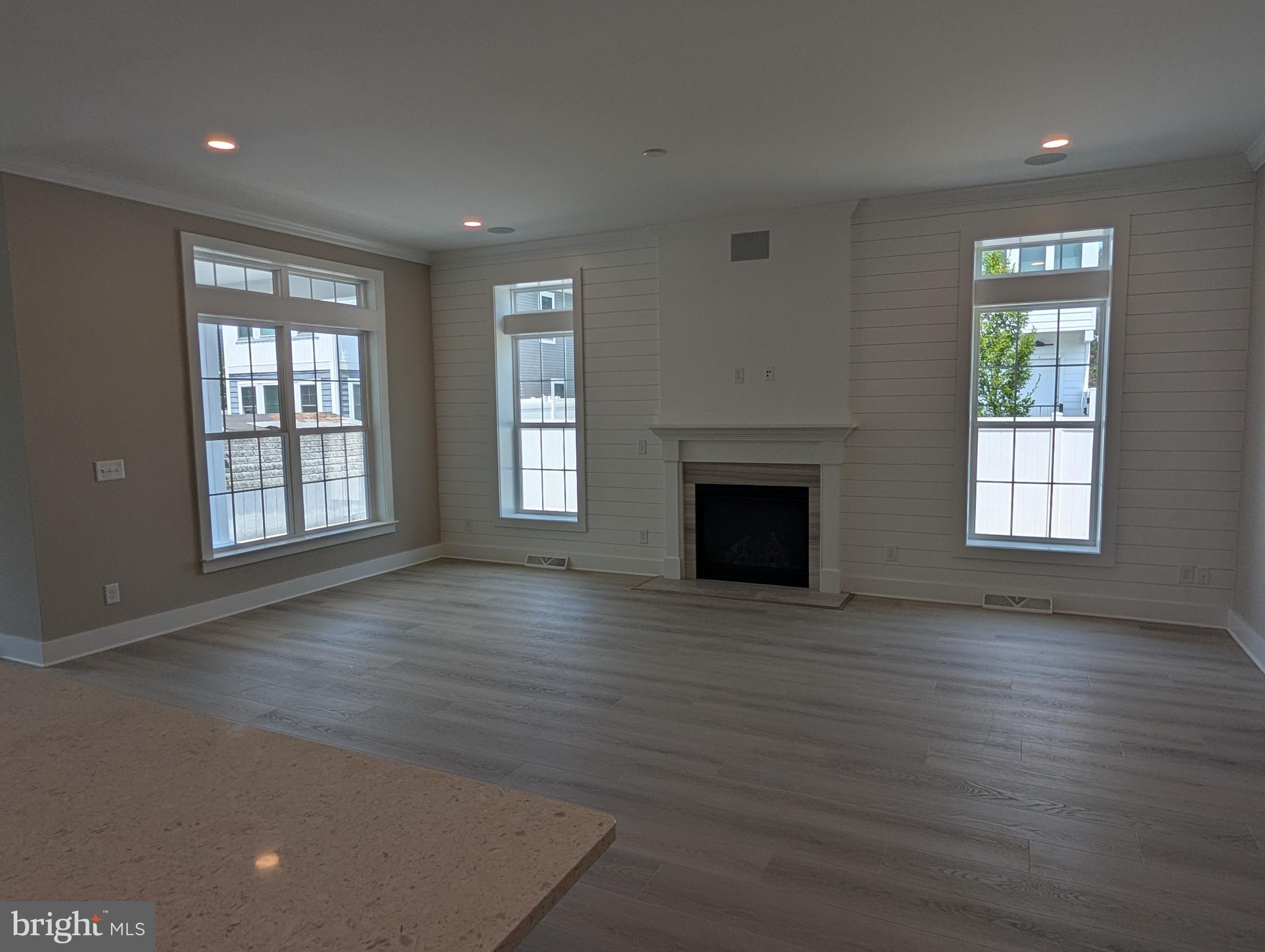 BAY VISTA - Residential
