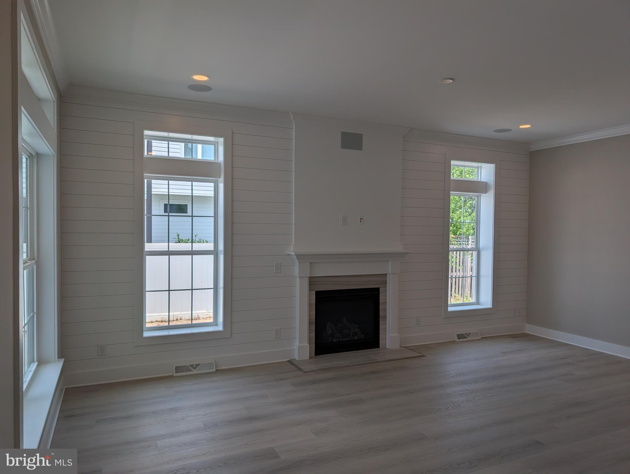 BAY VISTA - Residential