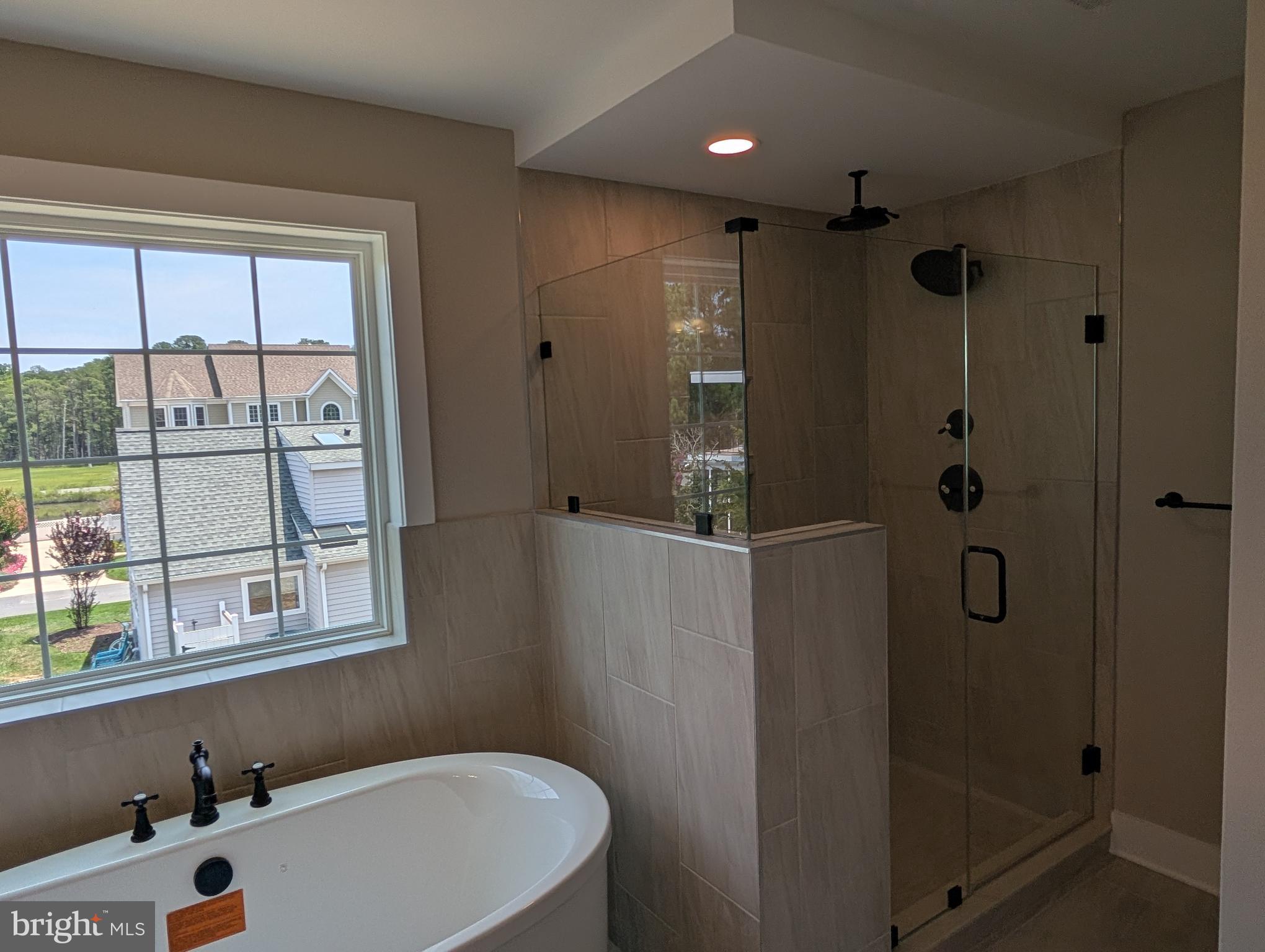 BAY VISTA - Residential