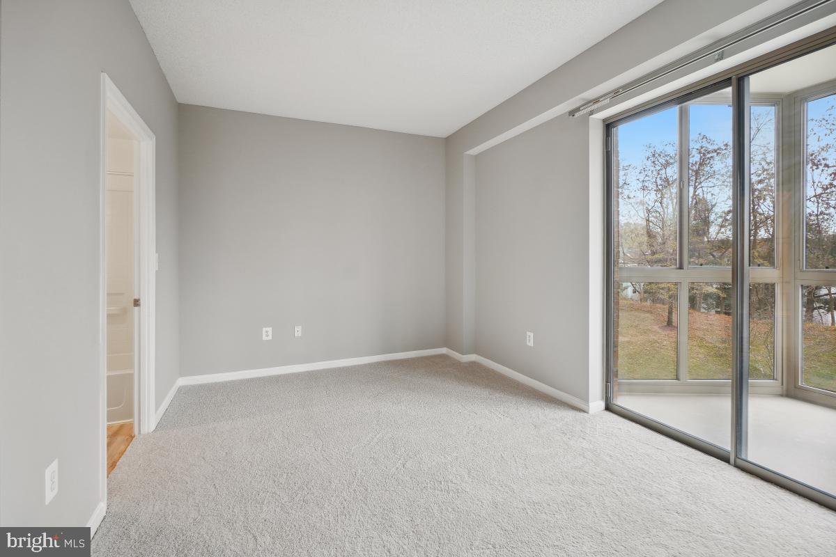 CREEKSIDE AT LEISURE WORLD - Residential