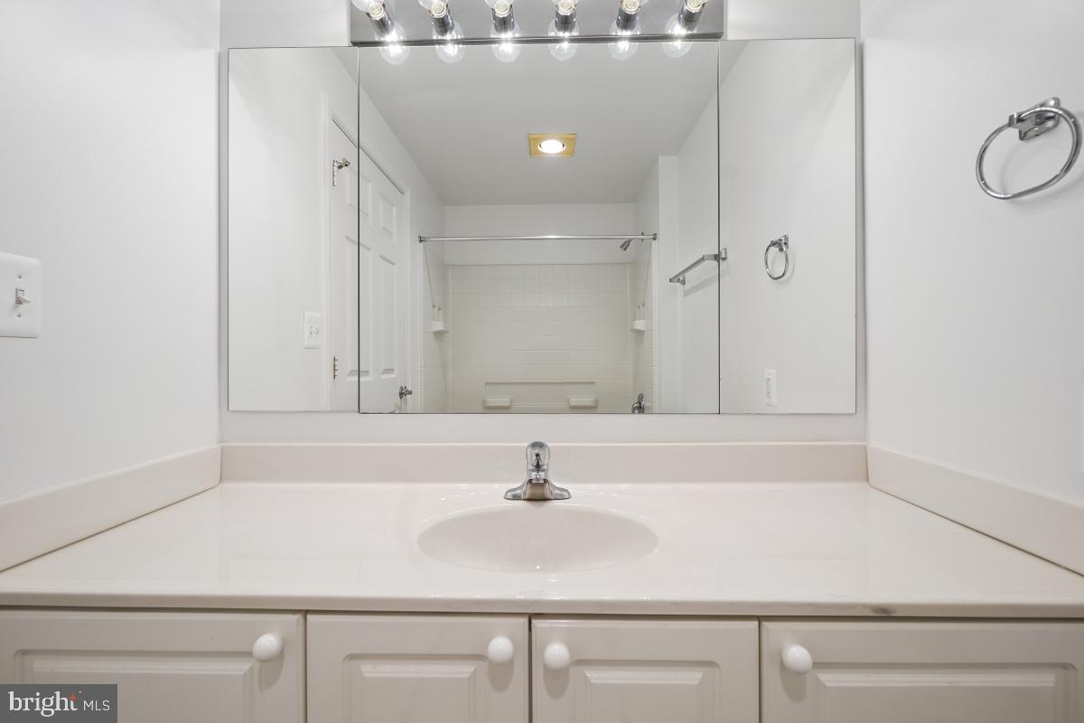CREEKSIDE AT LEISURE WORLD - Residential