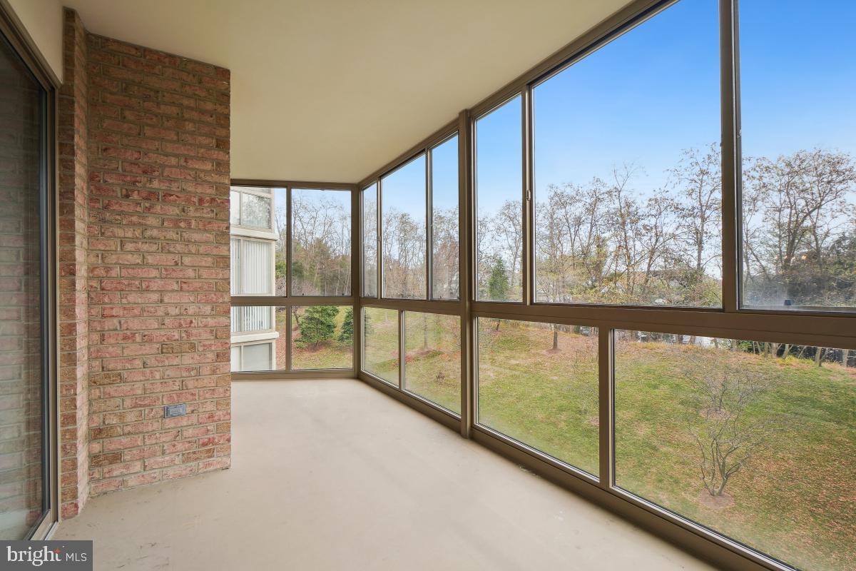 CREEKSIDE AT LEISURE WORLD - Residential