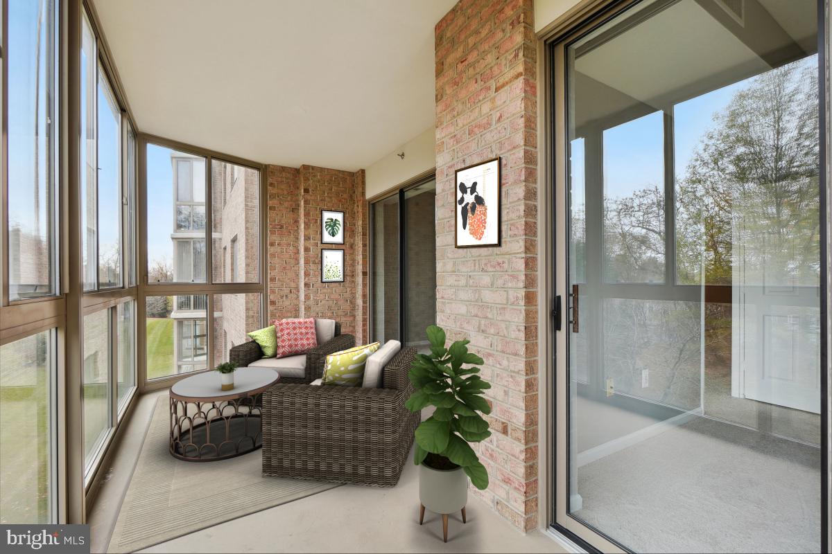 CREEKSIDE AT LEISURE WORLD - Residential