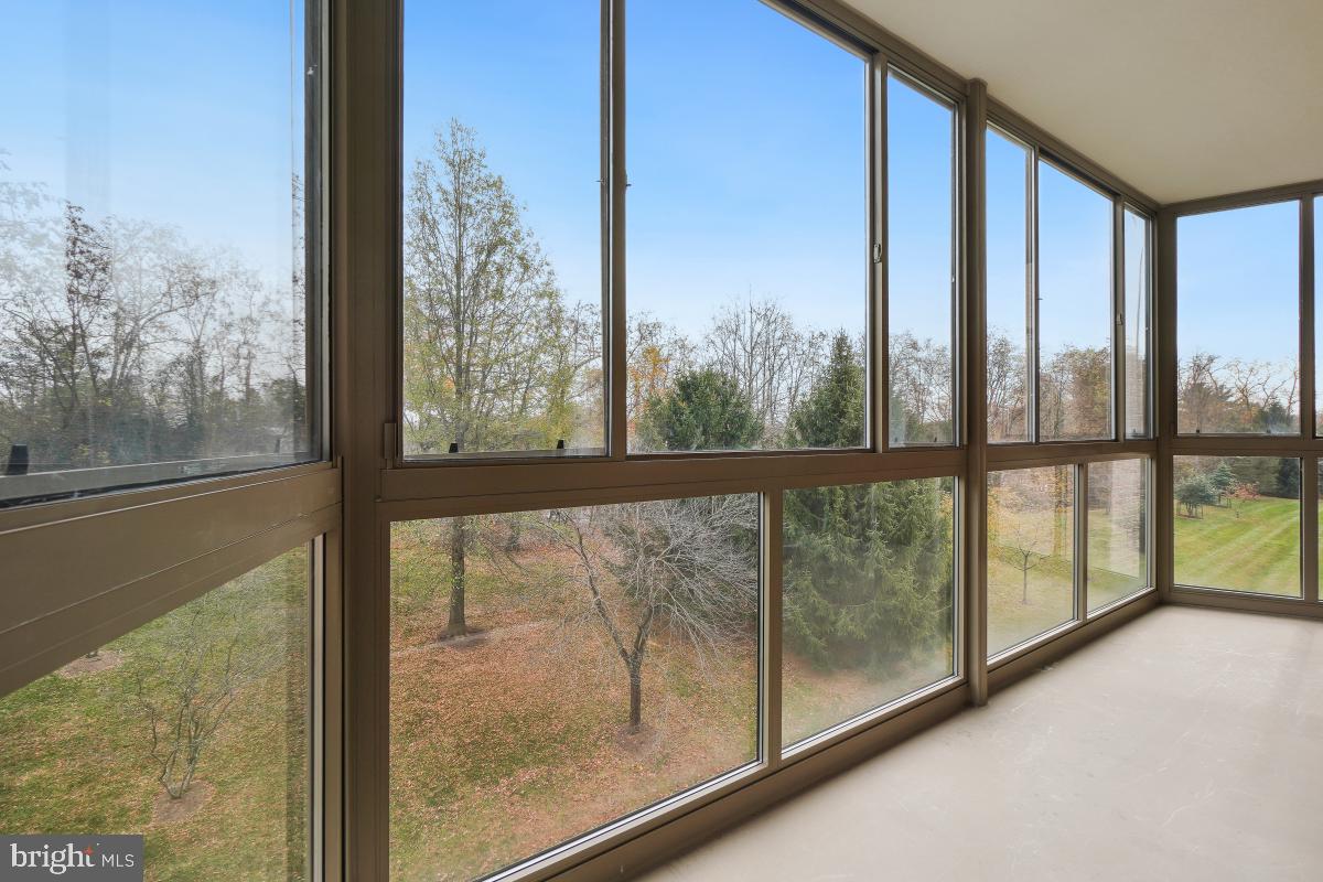 CREEKSIDE AT LEISURE WORLD - Residential