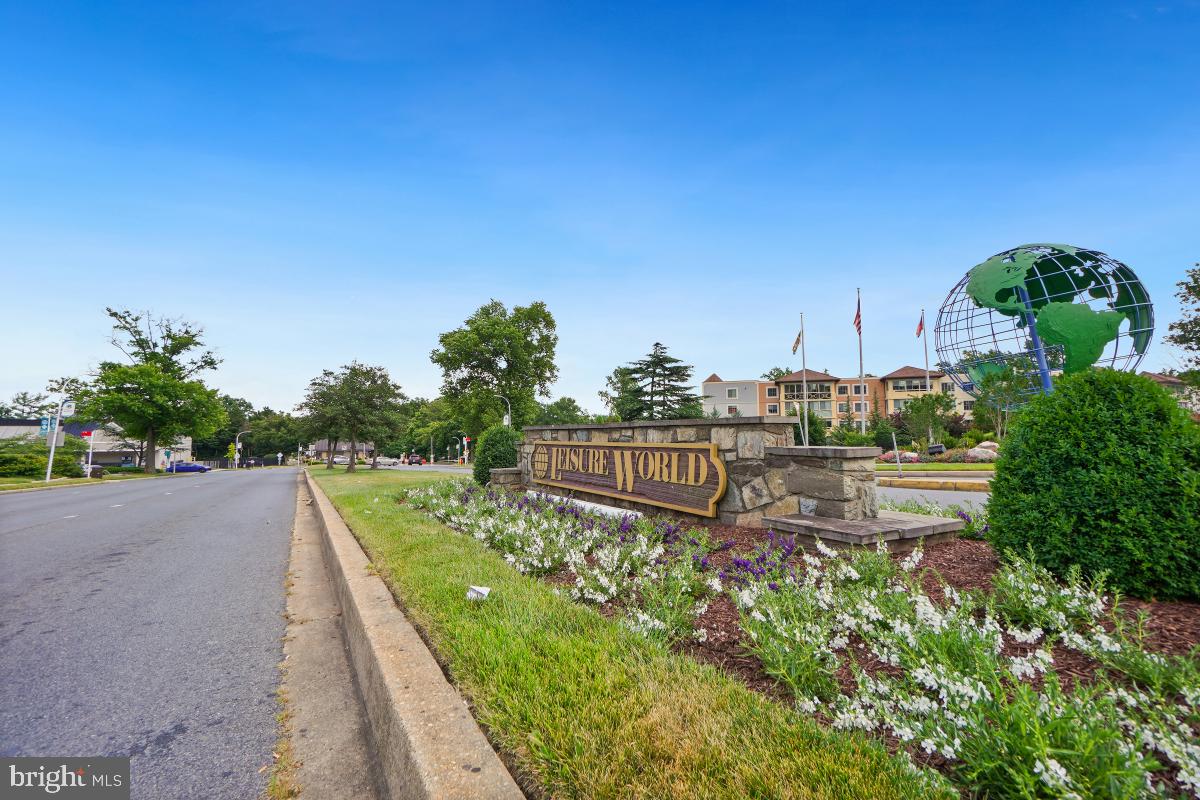 CREEKSIDE AT LEISURE WORLD - Residential