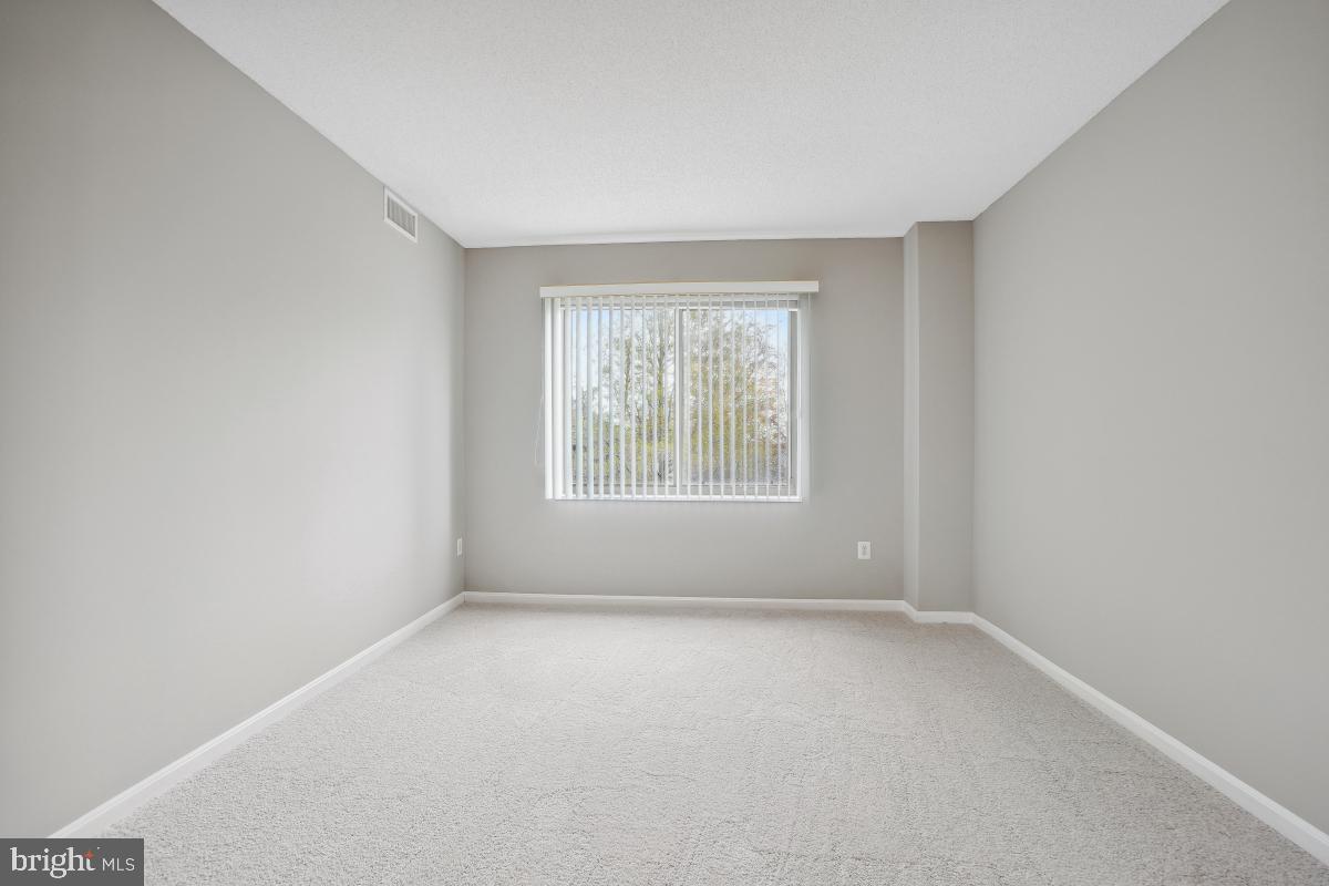 CREEKSIDE AT LEISURE WORLD - Residential