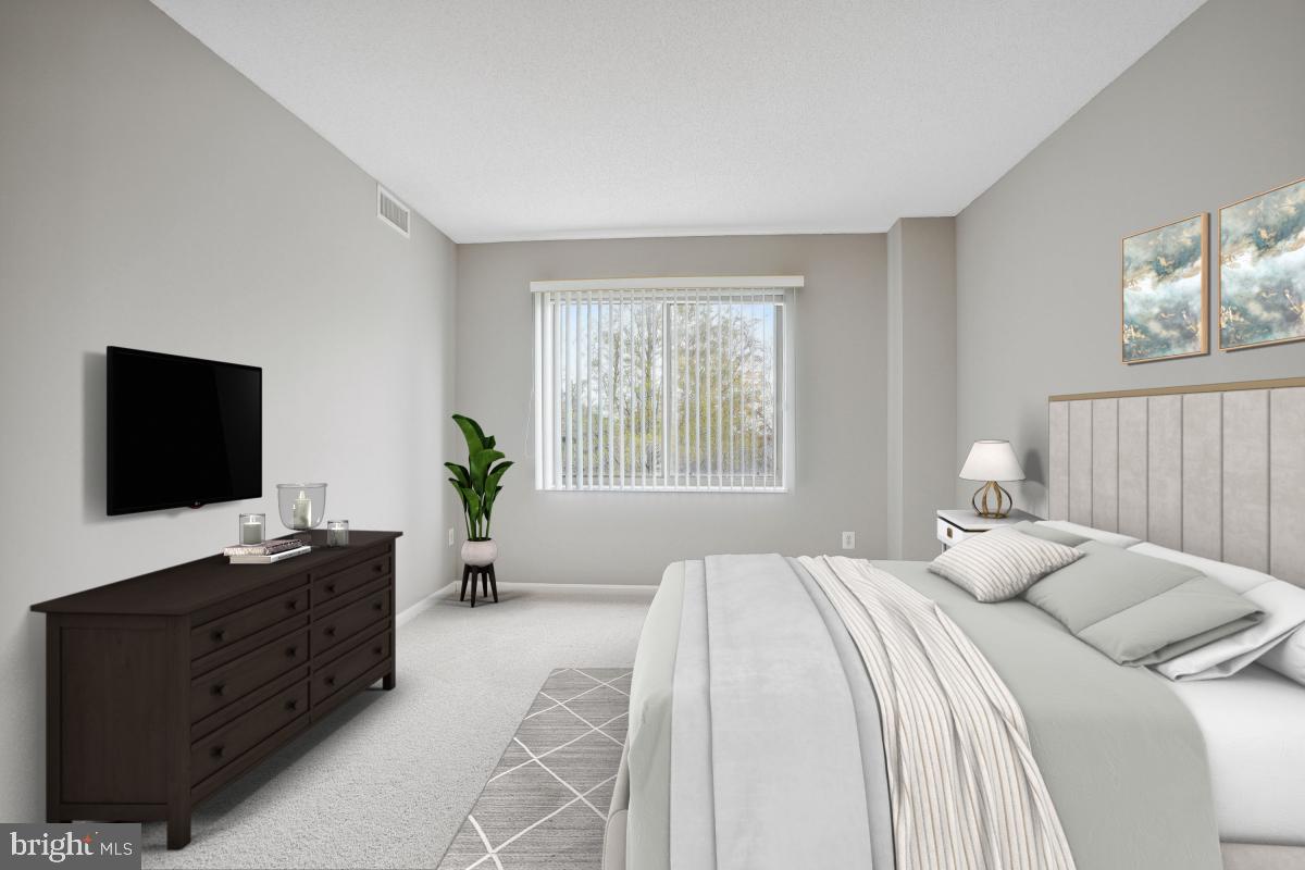 CREEKSIDE AT LEISURE WORLD - Residential