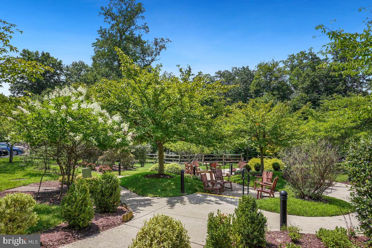 CREEKSIDE AT LEISURE WORLD - Residential