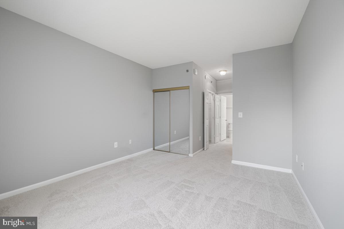 CREEKSIDE AT LEISURE WORLD - Residential