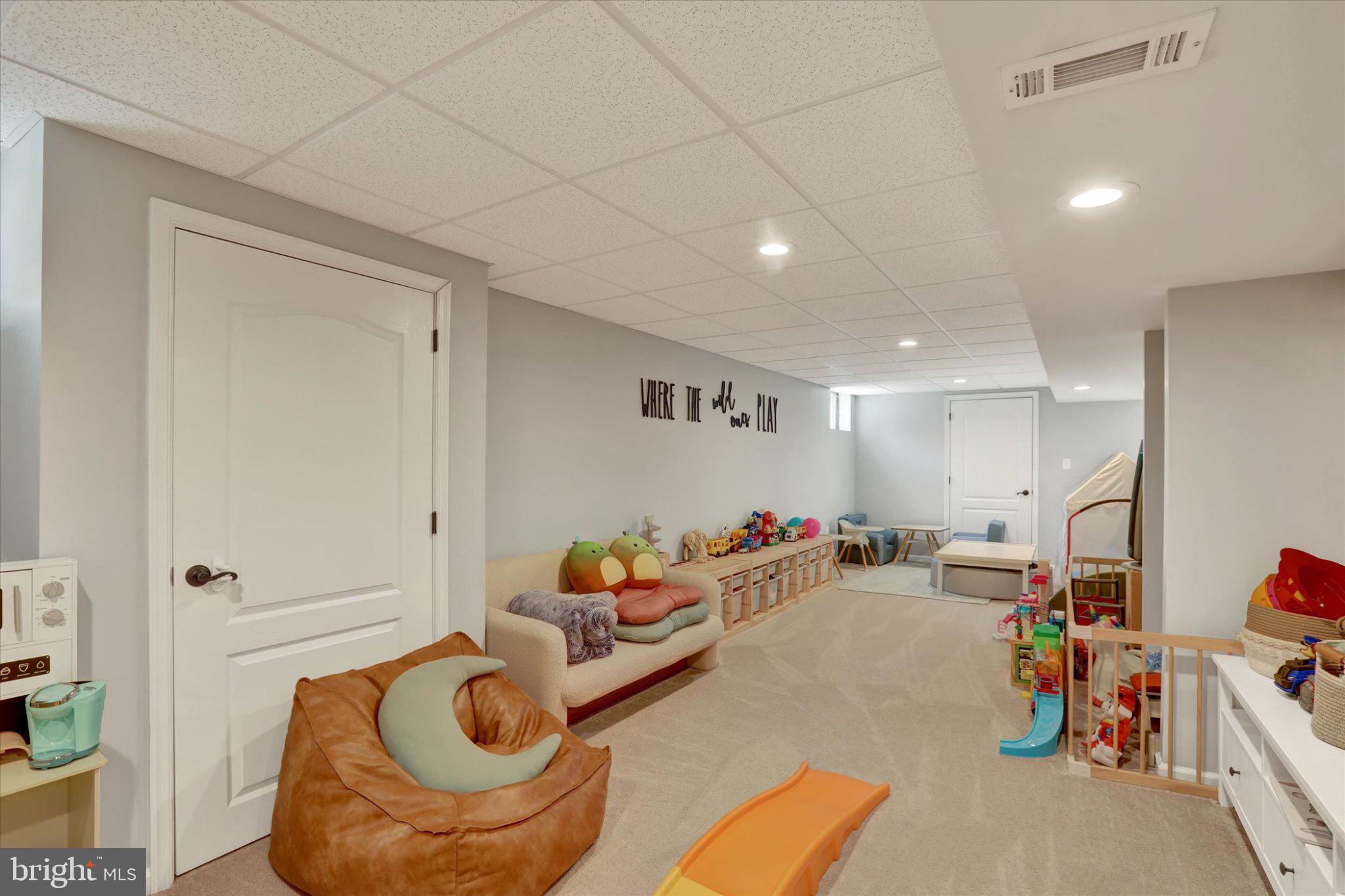 AFTON CHASE - Residential