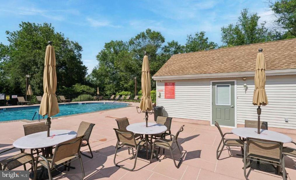 CROWN POINTE - Residential