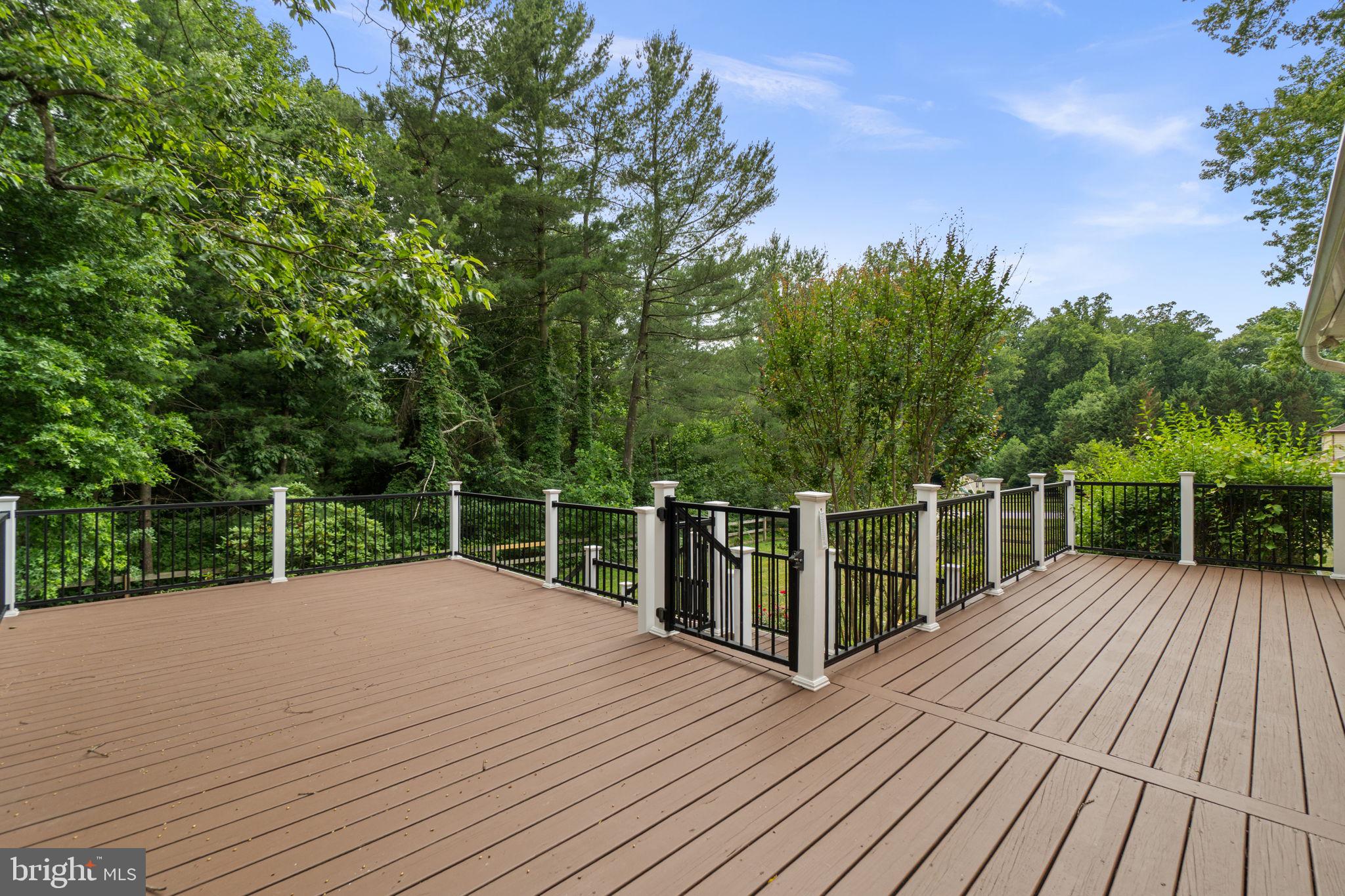 RIVERS EDGE - Residential