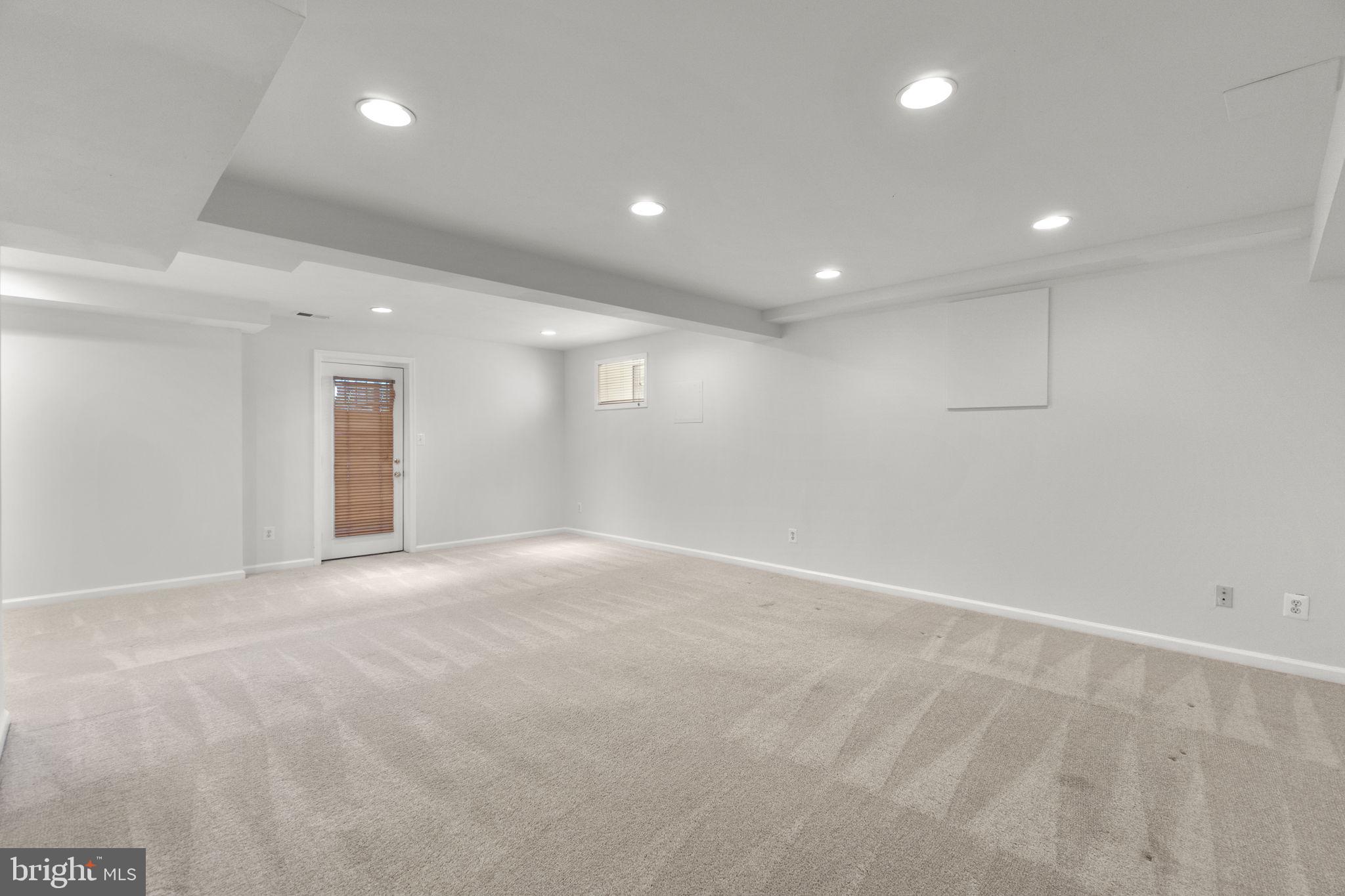 RIVERS EDGE - Residential