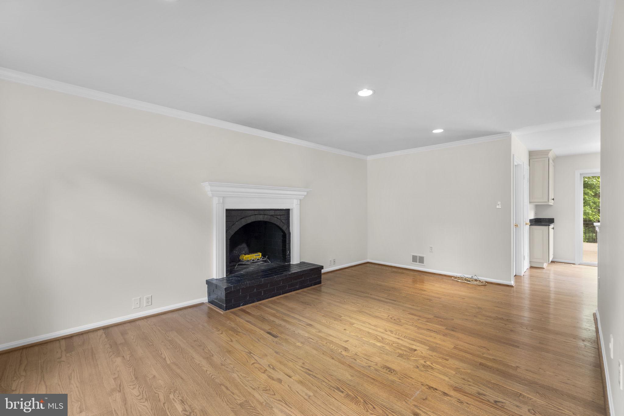 RIVERS EDGE - Residential