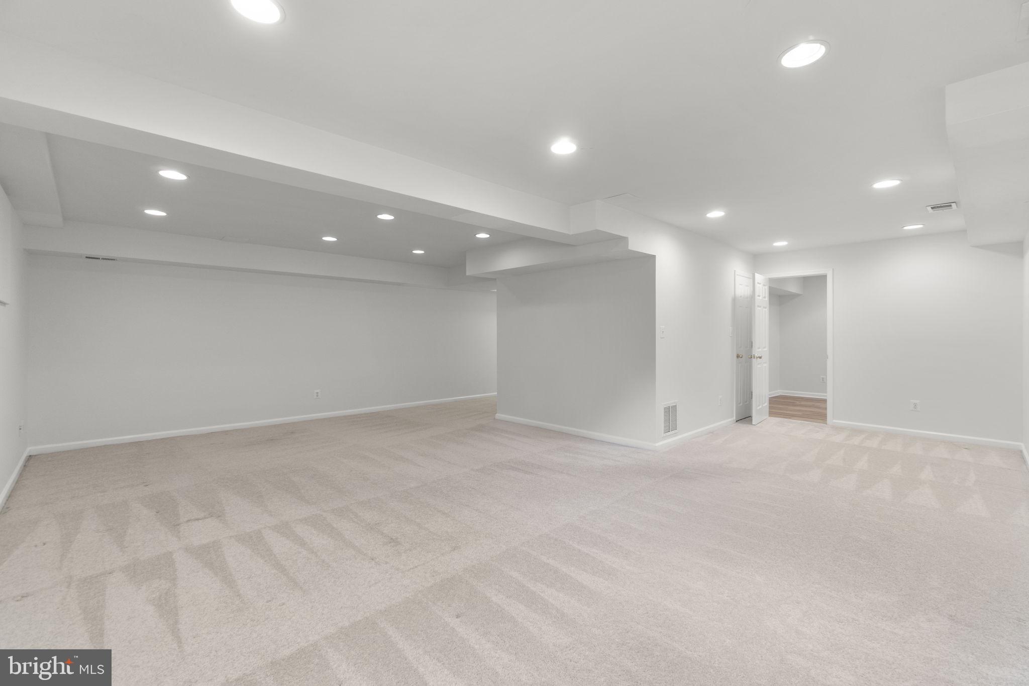 RIVERS EDGE - Residential