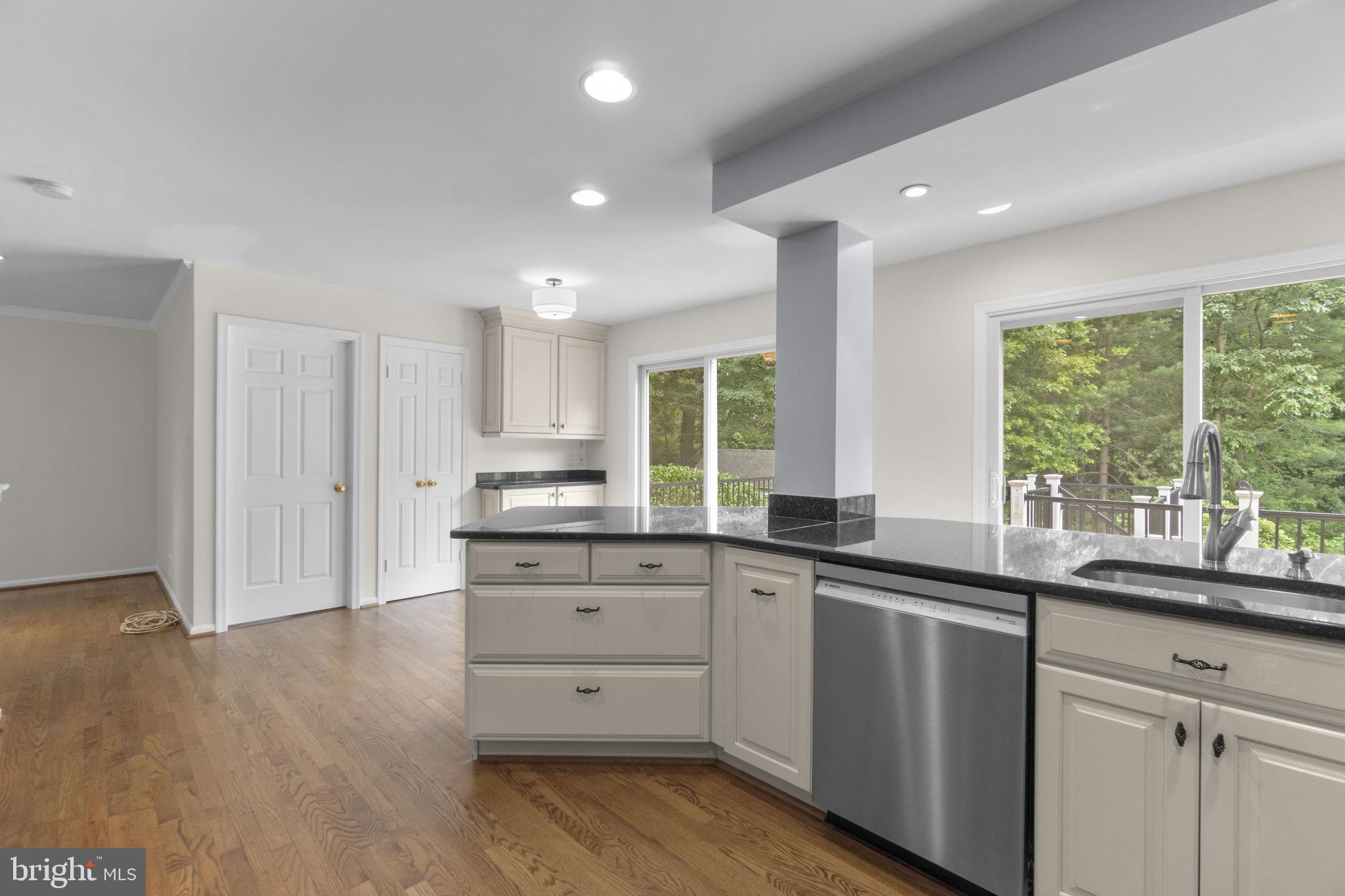RIVERS EDGE - Residential