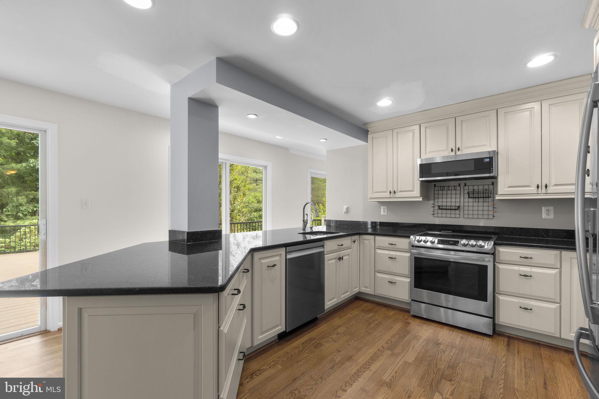RIVERS EDGE - Residential