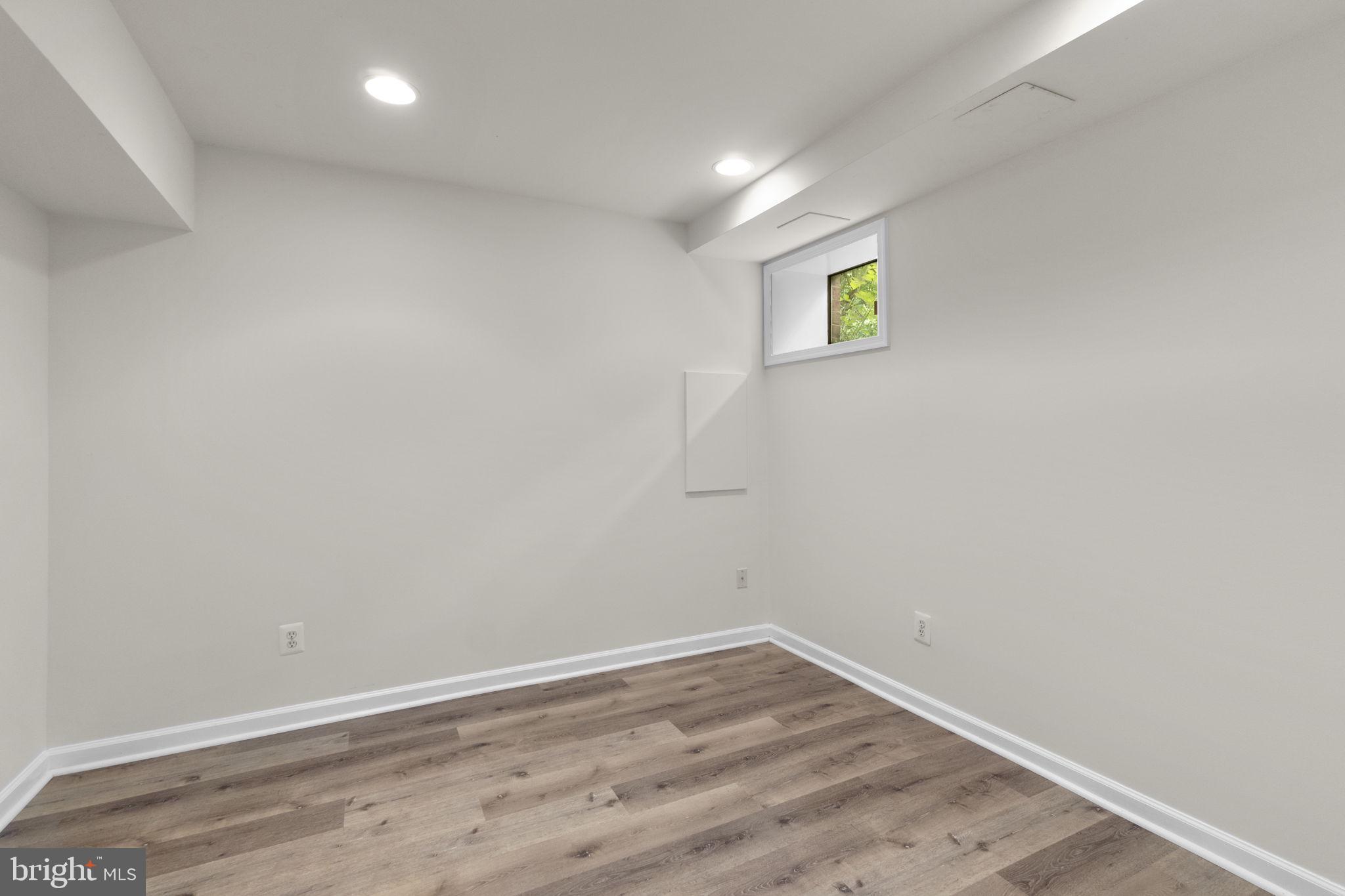 RIVERS EDGE - Residential