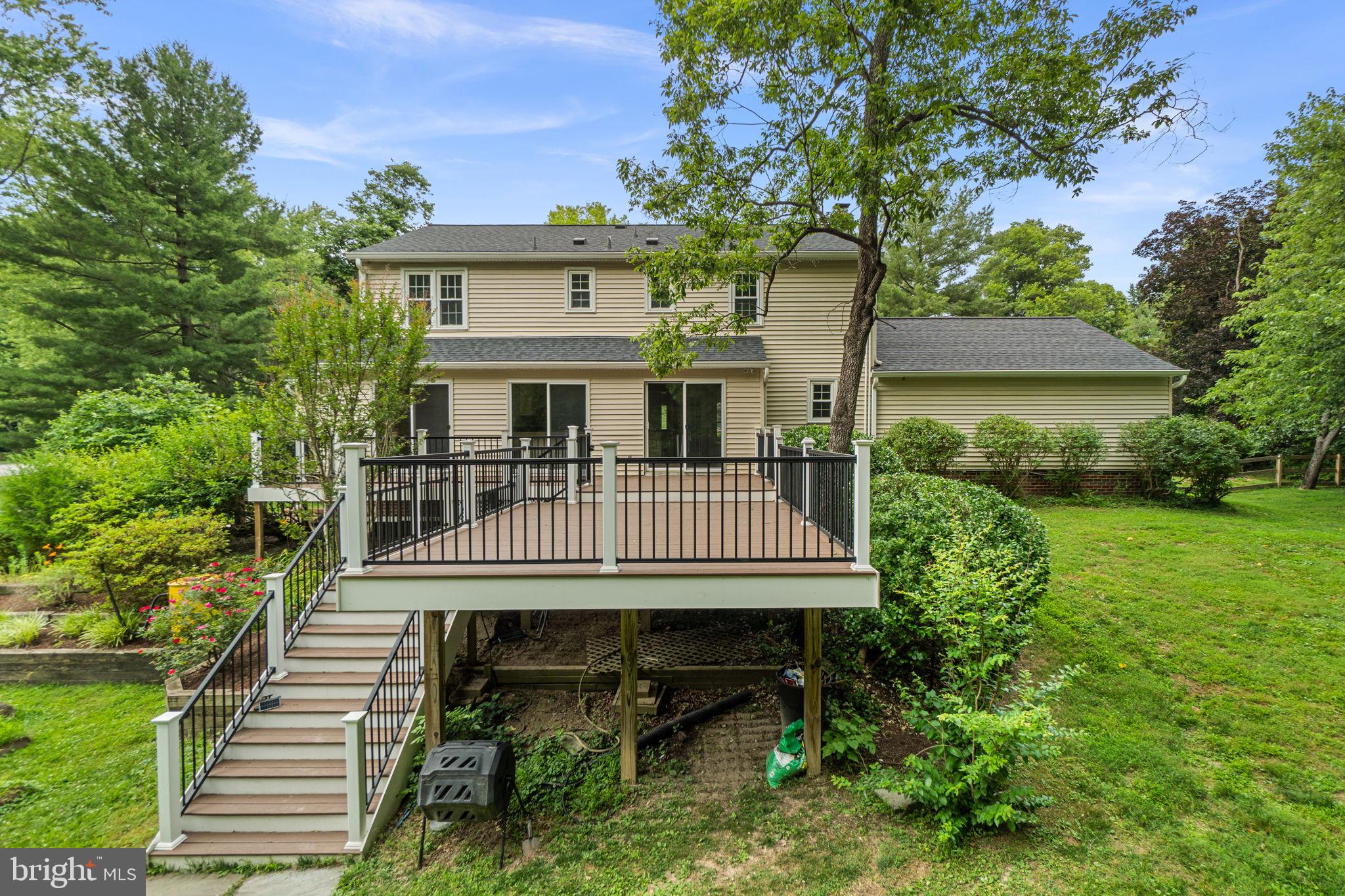 RIVERS EDGE - Residential