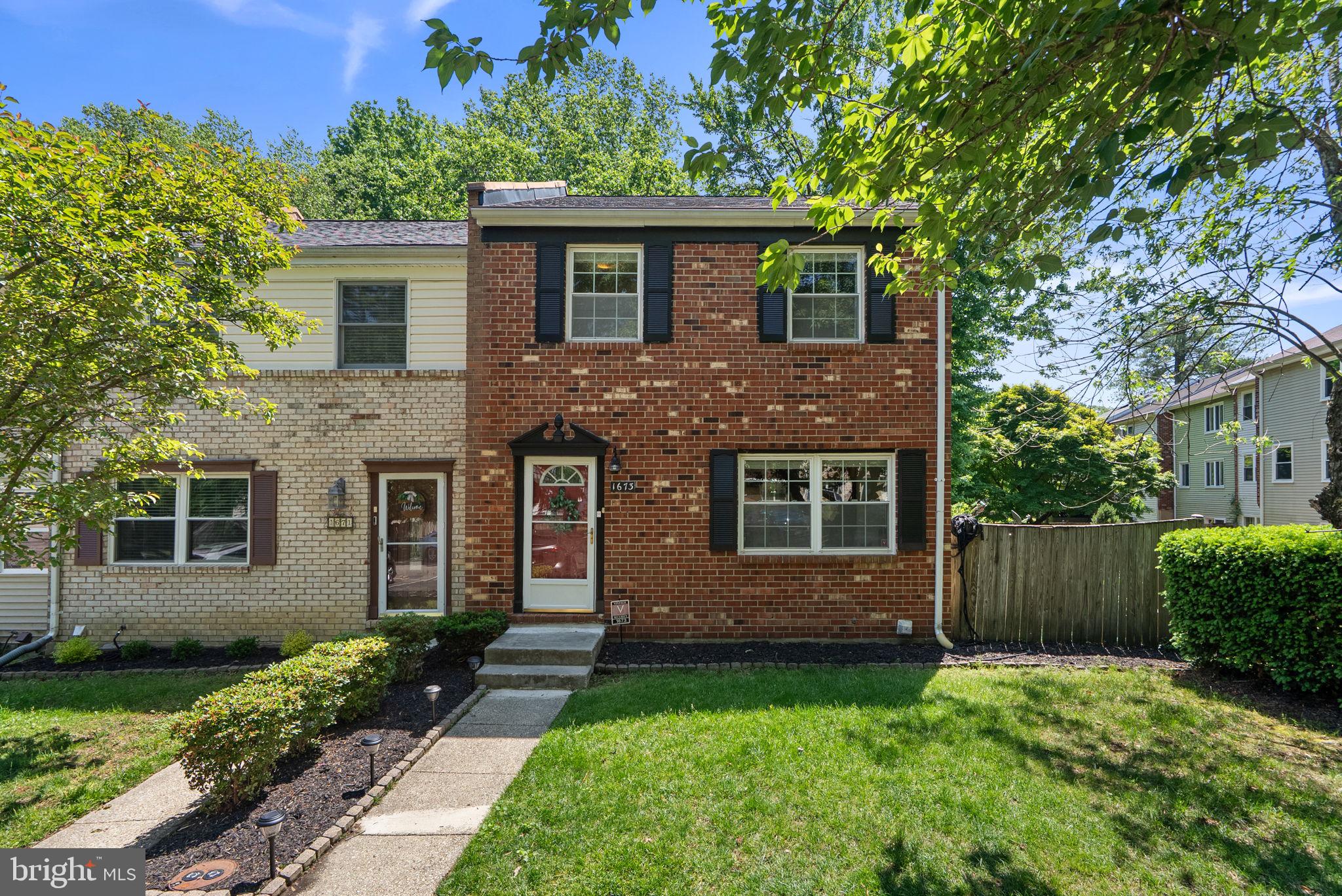CROFTON MEADOWS - Residential